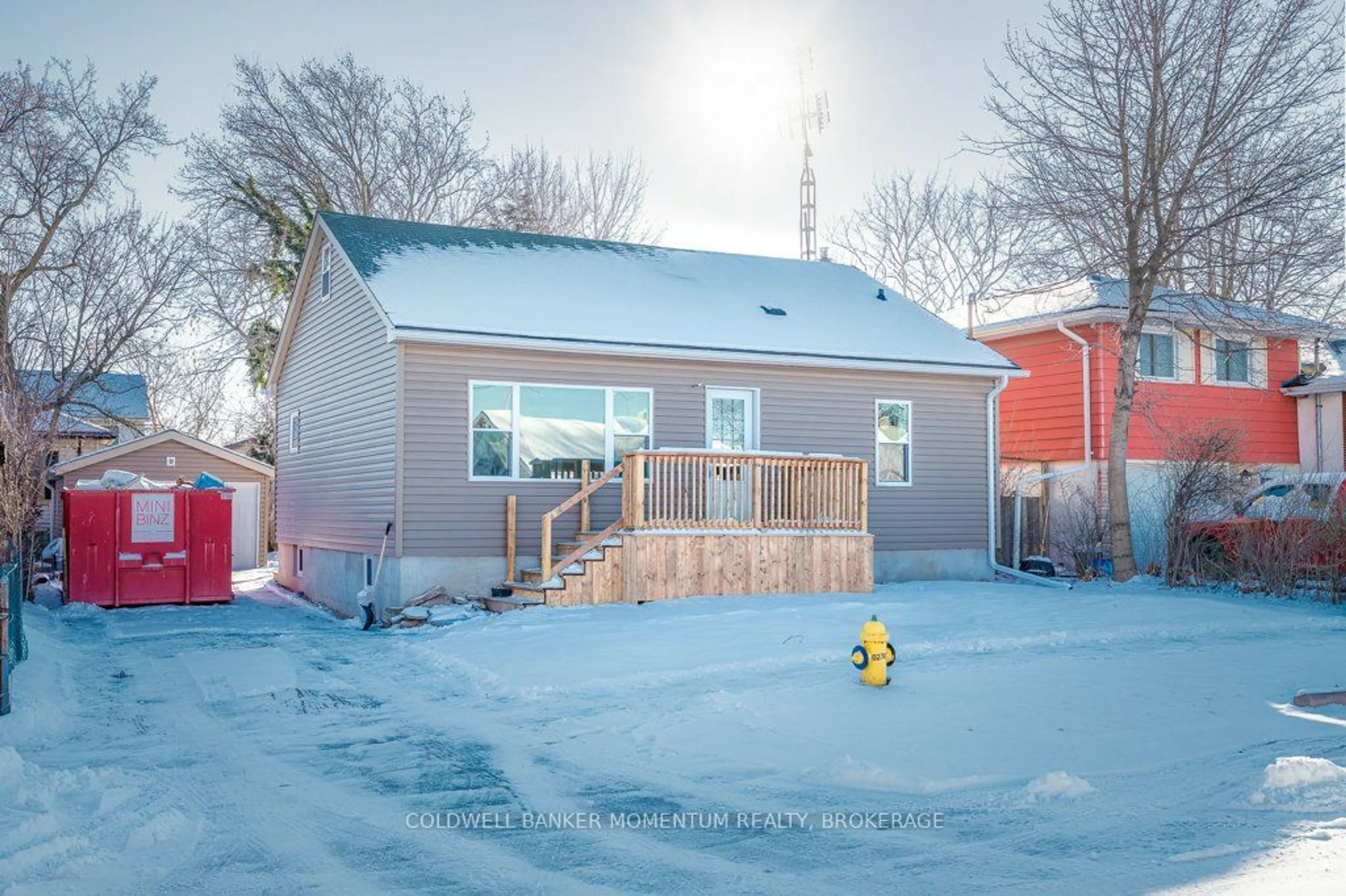 A pic from outside/outdoor area/front of a property/back of a property/a pic from drone, street for 67 Powerview Ave, St. Catharines Ontario L2S 1W4