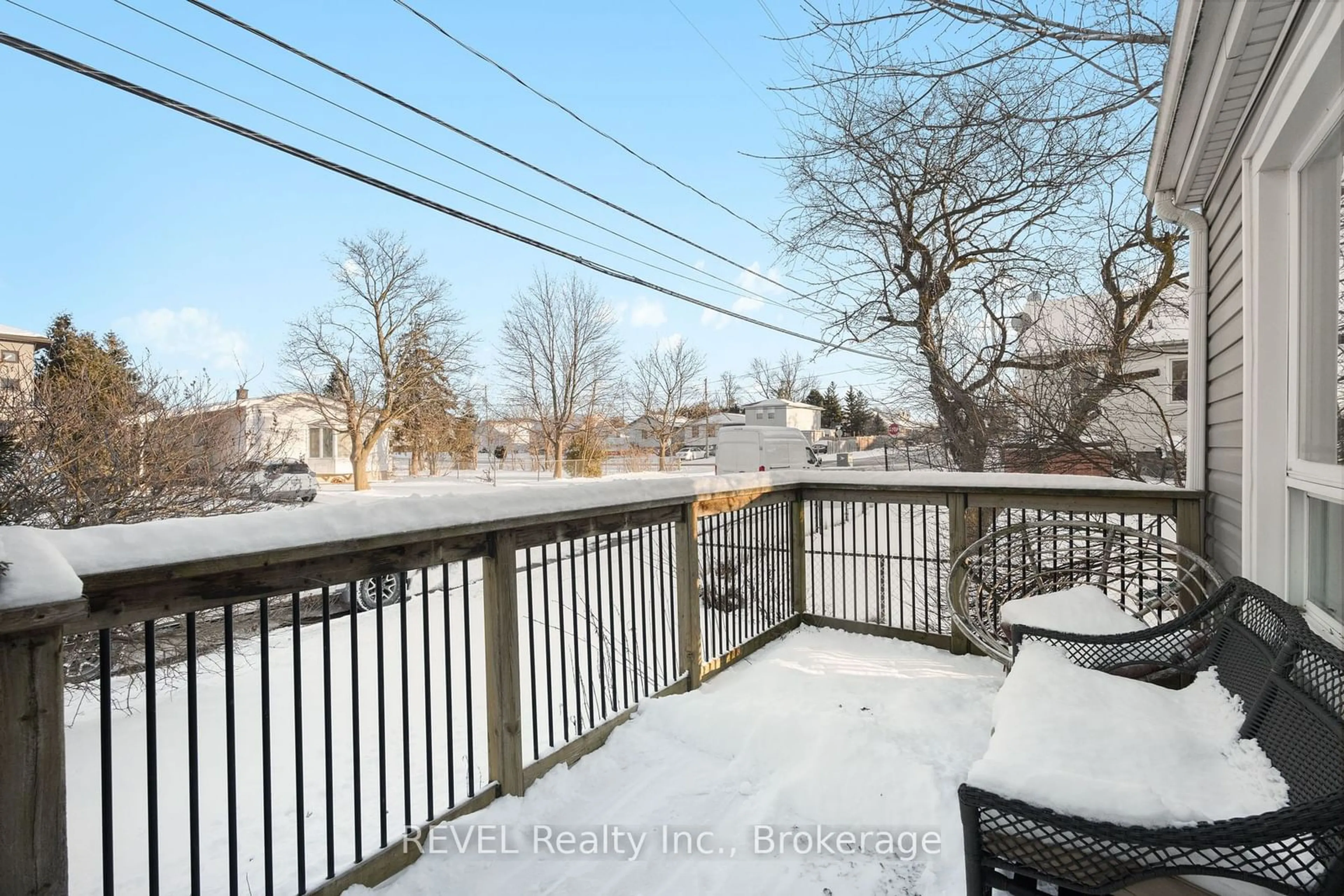 Patio, unknown for 229 Morton St, Thorold Ontario L2V 1C8