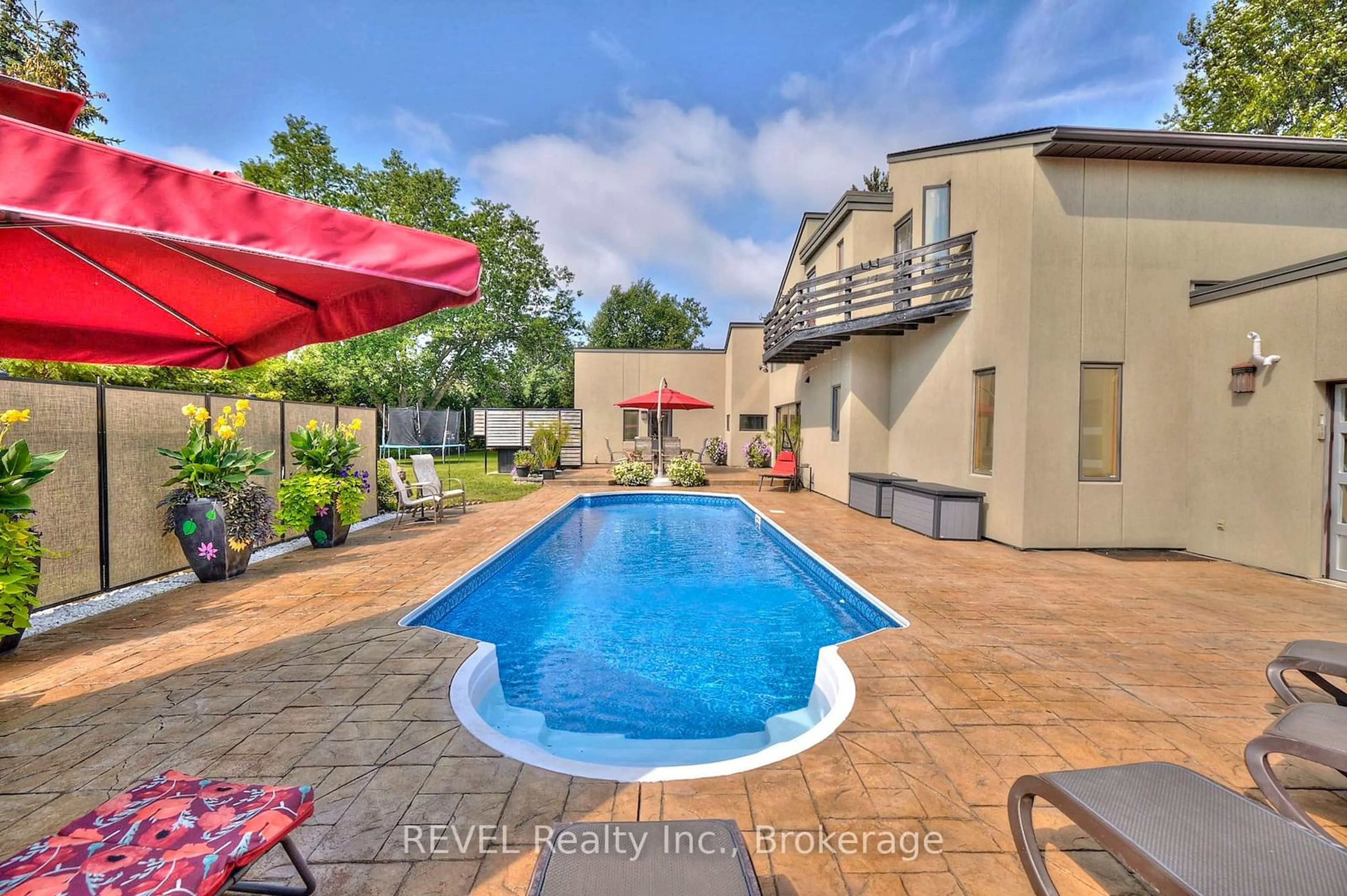 Pool for 1081 Seymour Ave, Fort Erie Ontario L2A 5S4