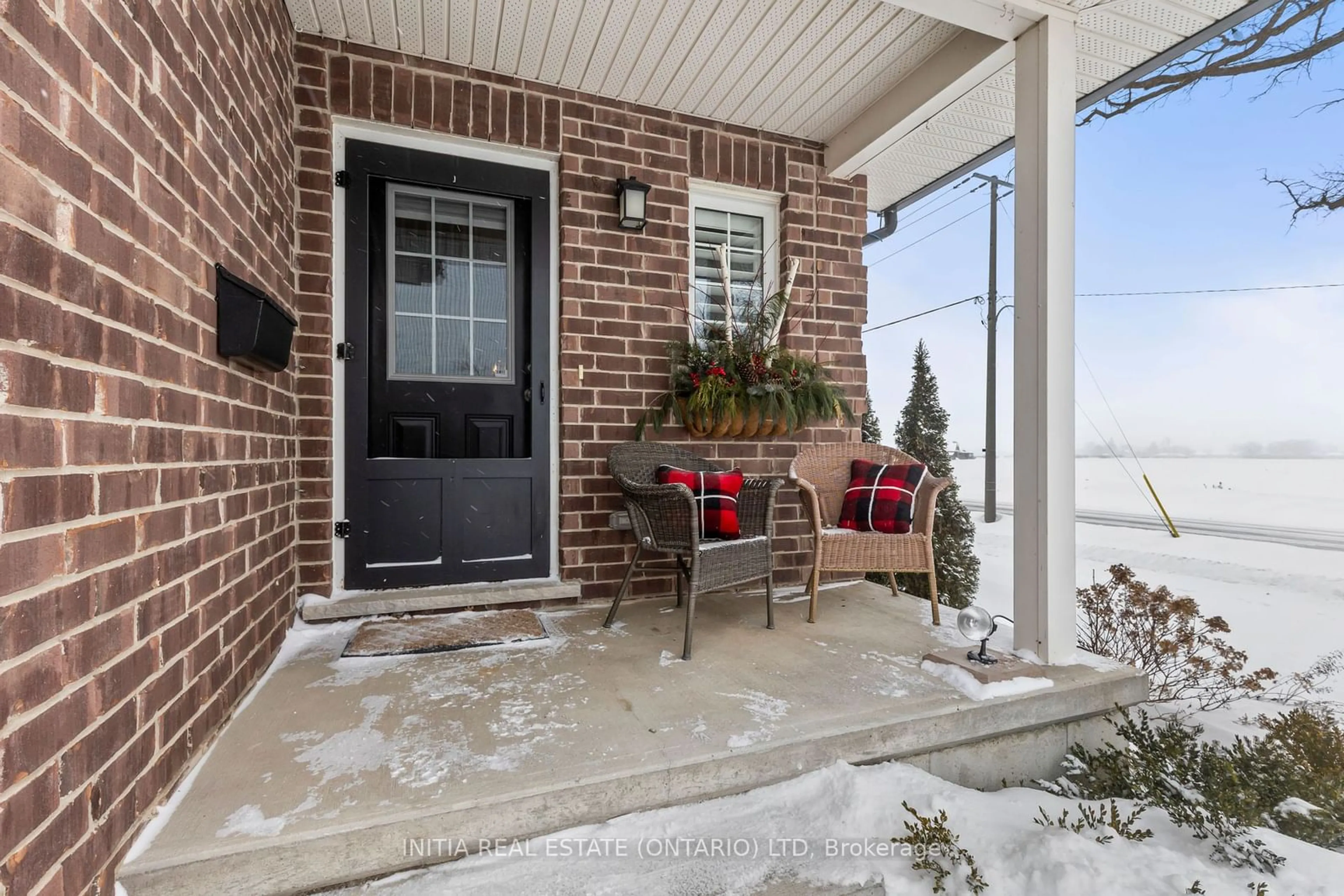 Indoor entryway for 122 Edison St, St. Marys Ontario N4X 1C9