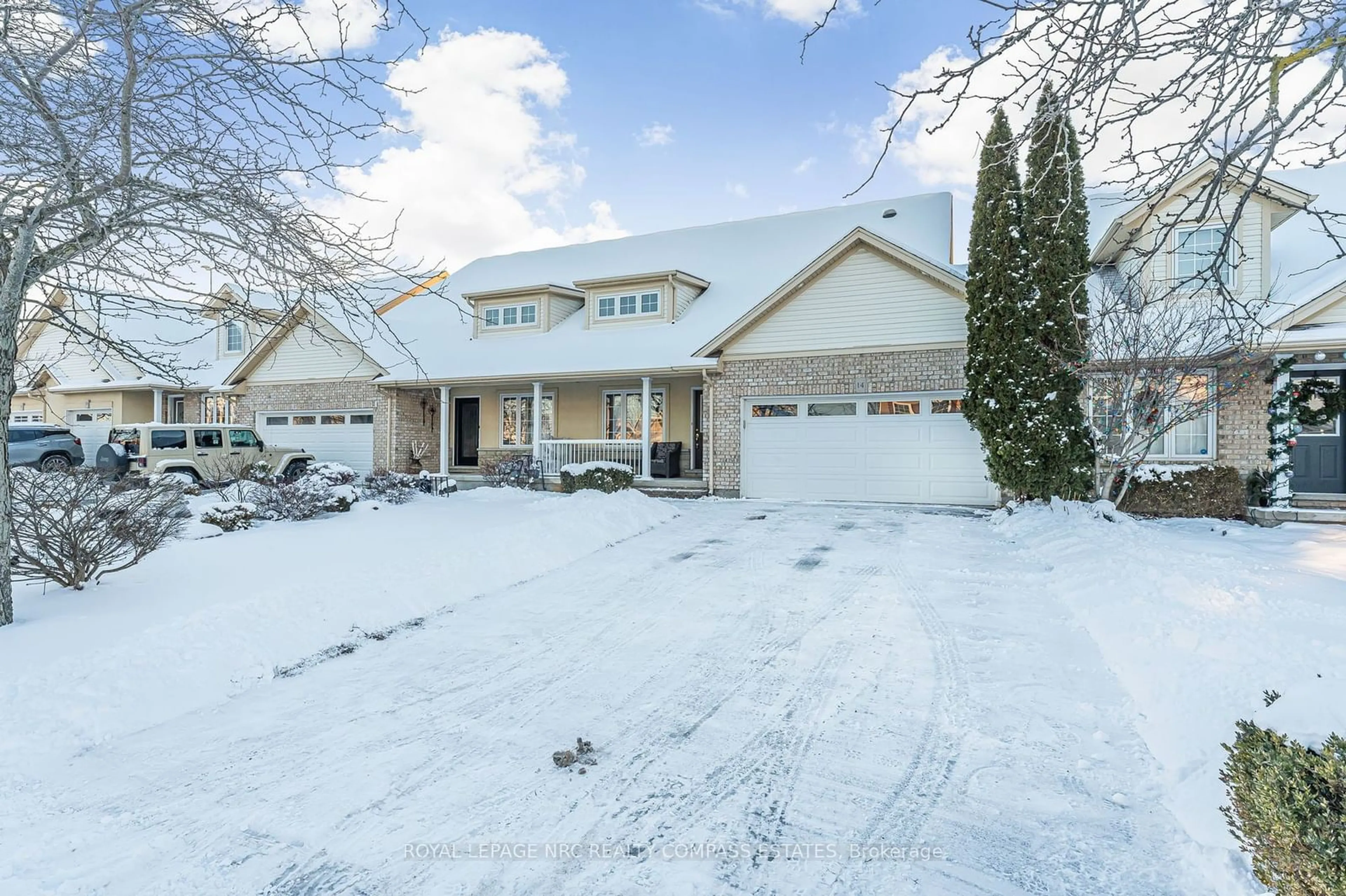 A pic from outside/outdoor area/front of a property/back of a property/a pic from drone, street for 14 HOPE Ave, Niagara-on-the-Lake Ontario L0S 1T0