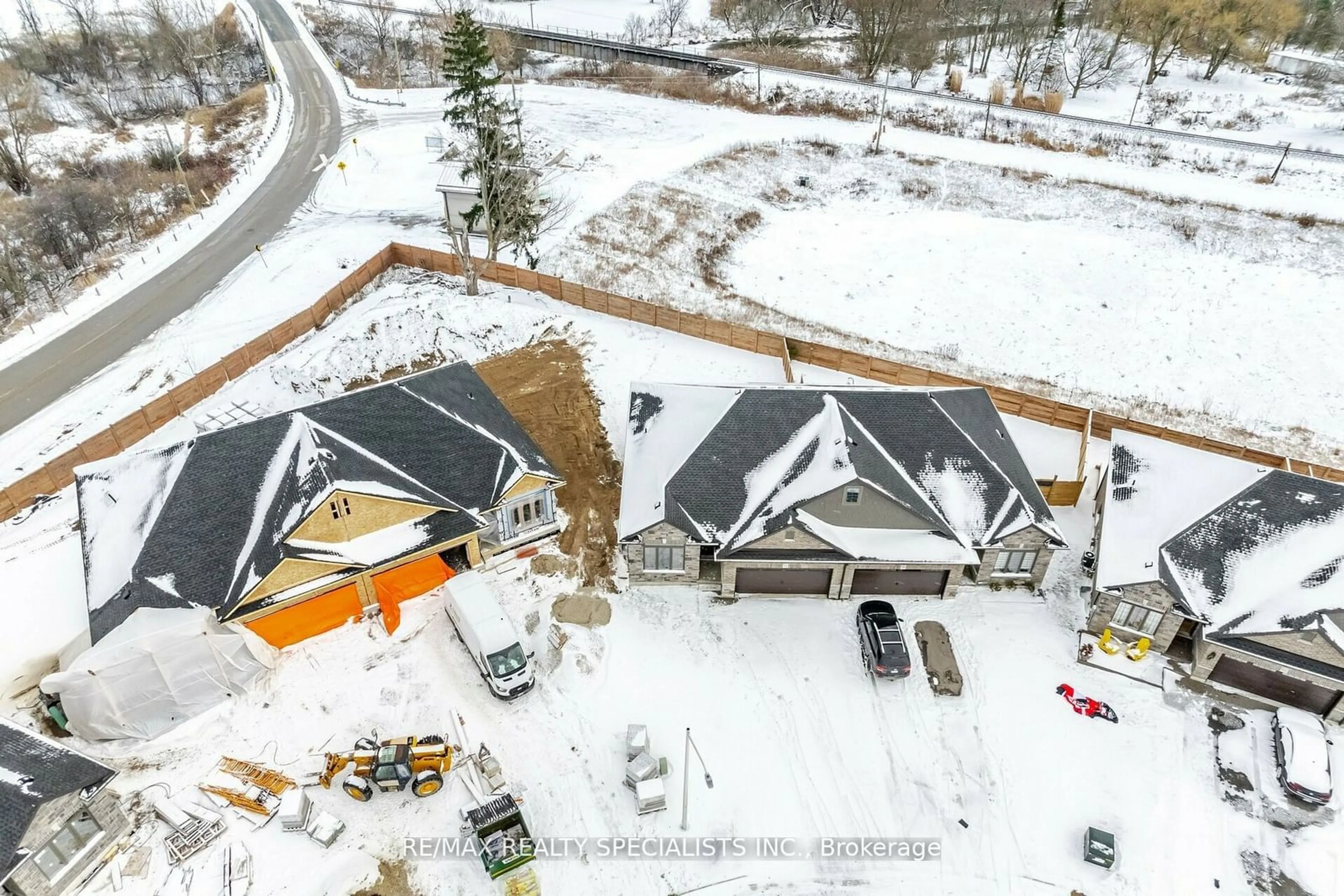 A pic from outside/outdoor area/front of a property/back of a property/a pic from drone, unknown for 54 Matheson Cres, East Zorra-Tavistock Ontario N0J 1M0