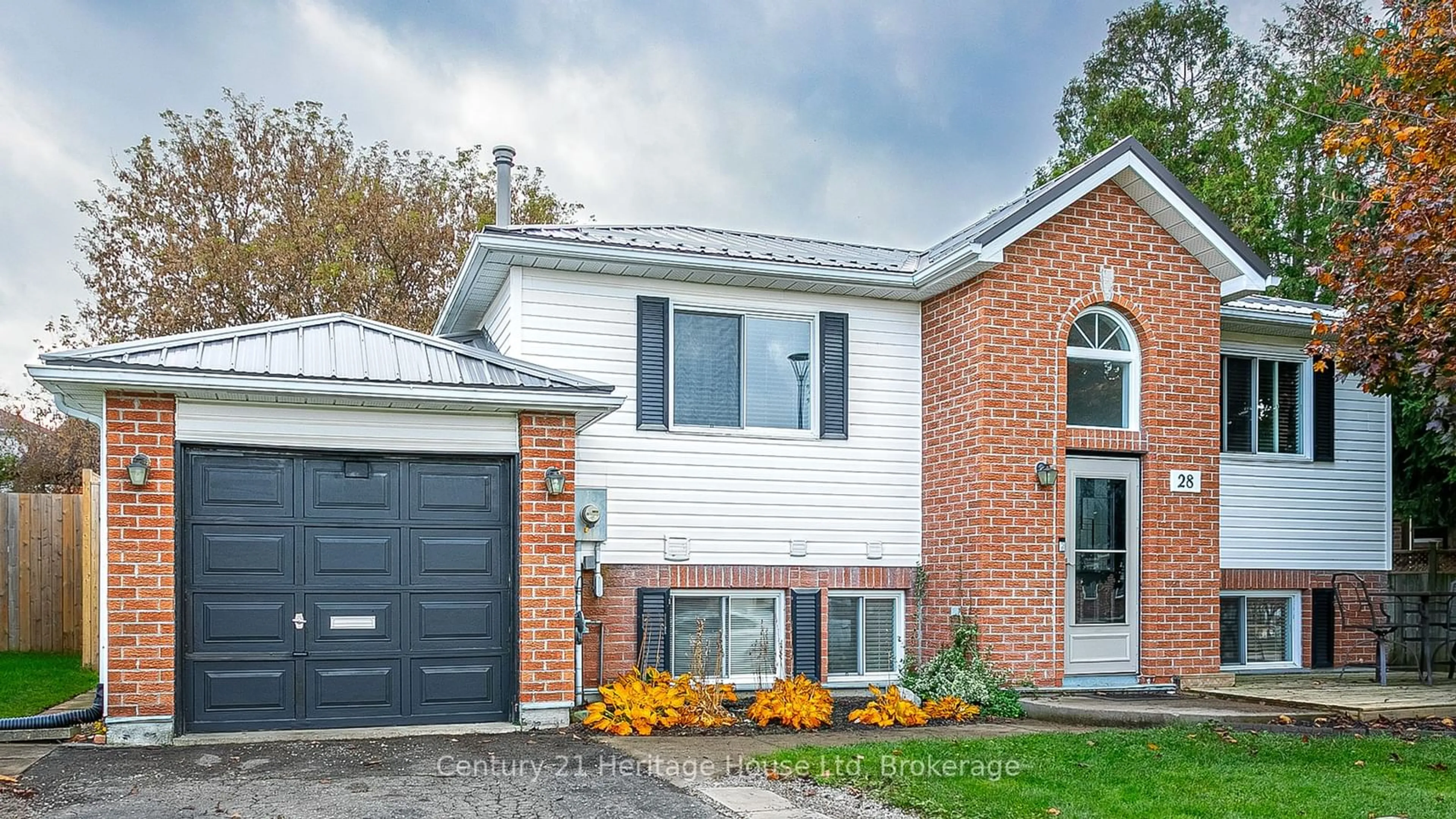 Home with brick exterior material, street for 28 Anderson St, Woodstock Ontario N4S 8X1