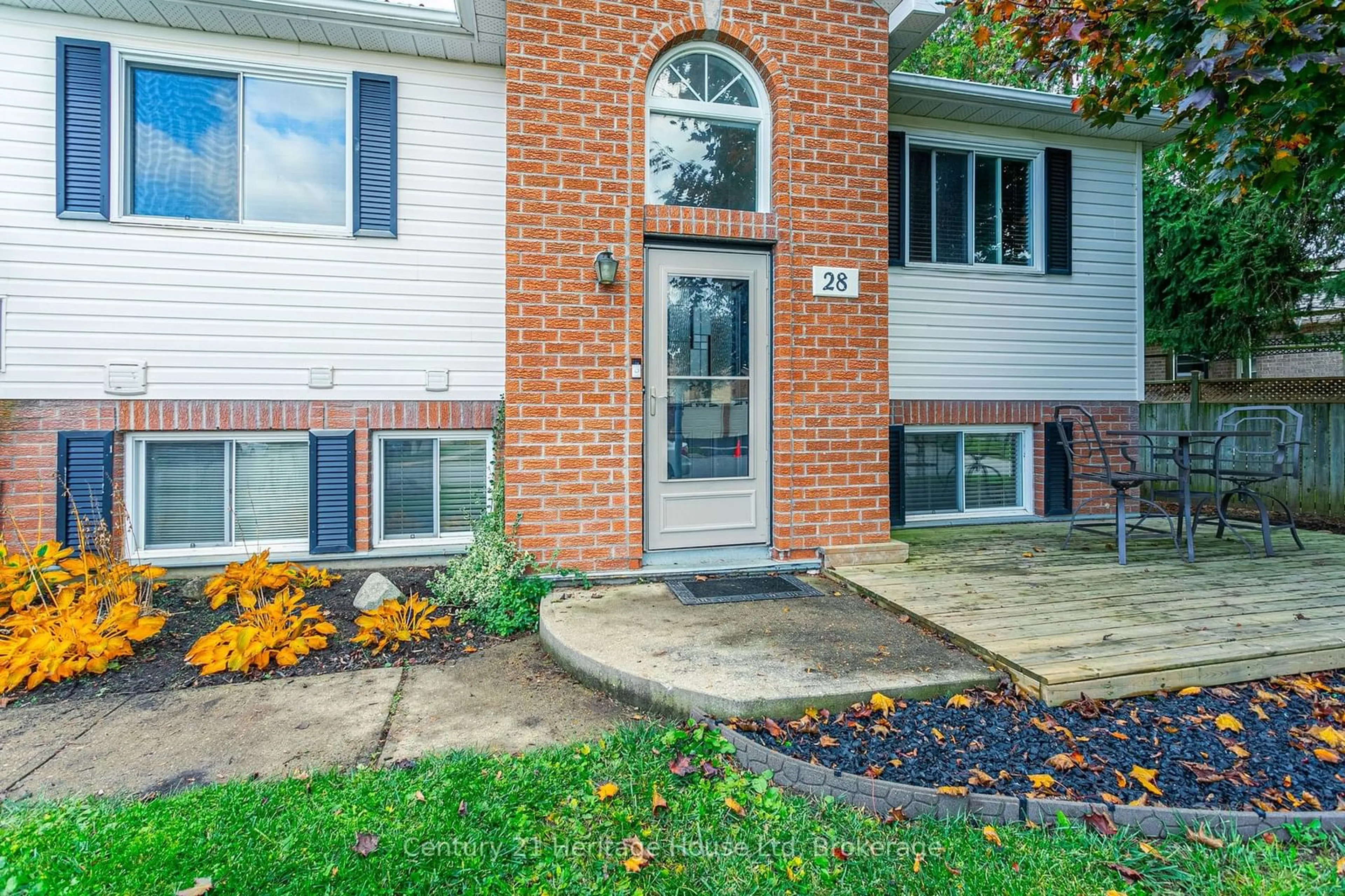 Home with brick exterior material, street for 28 Anderson St, Woodstock Ontario N4S 8X1