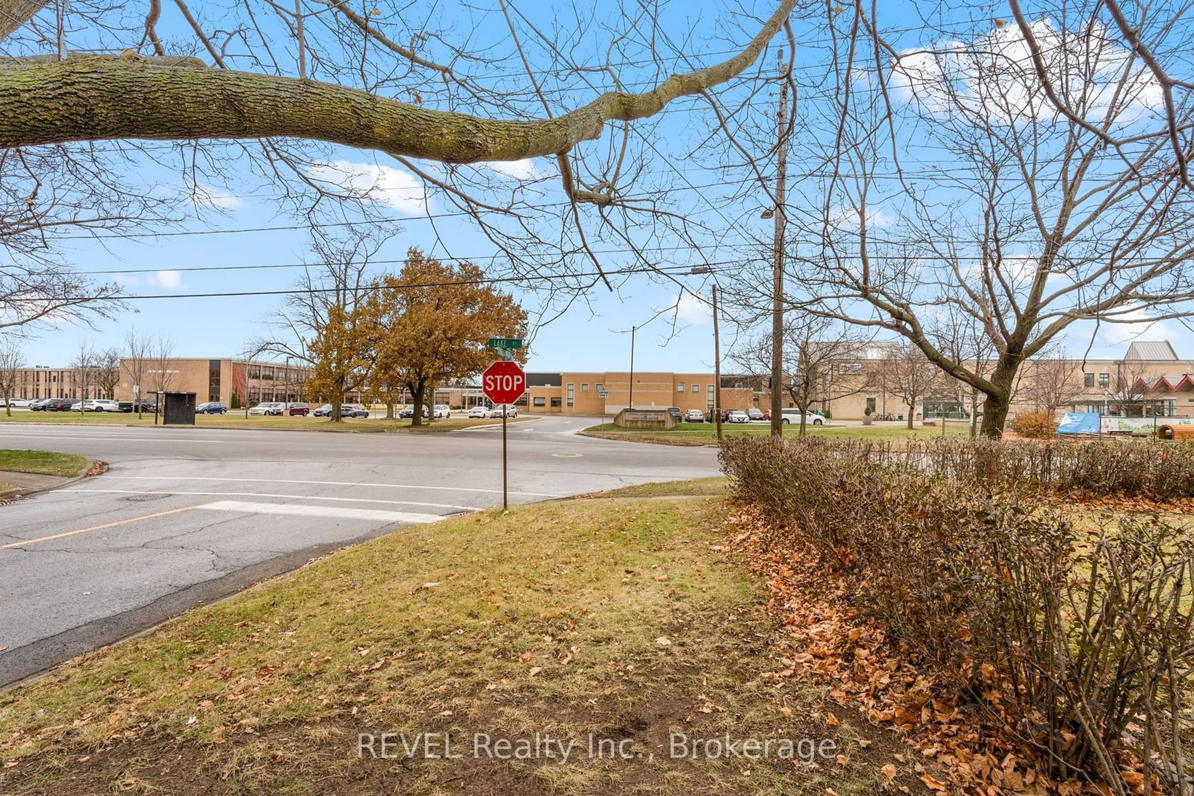 A pic from outside/outdoor area/front of a property/back of a property/a pic from drone, street for 1 Prince Edward Dr, St. Catharines Ontario L2N 3G9