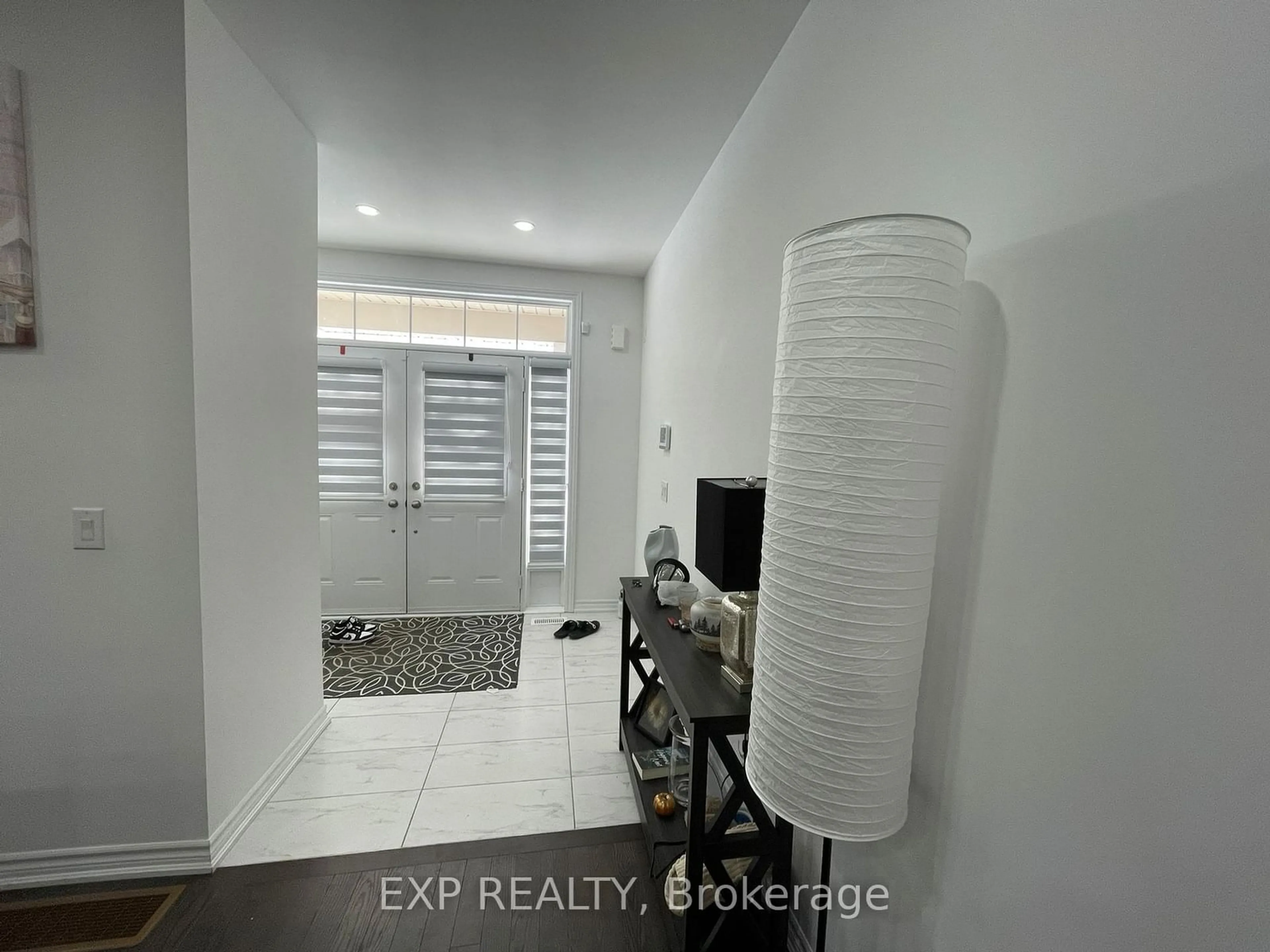 Indoor entryway for 25 Corbett St, Southgate Ontario N0C 1B0