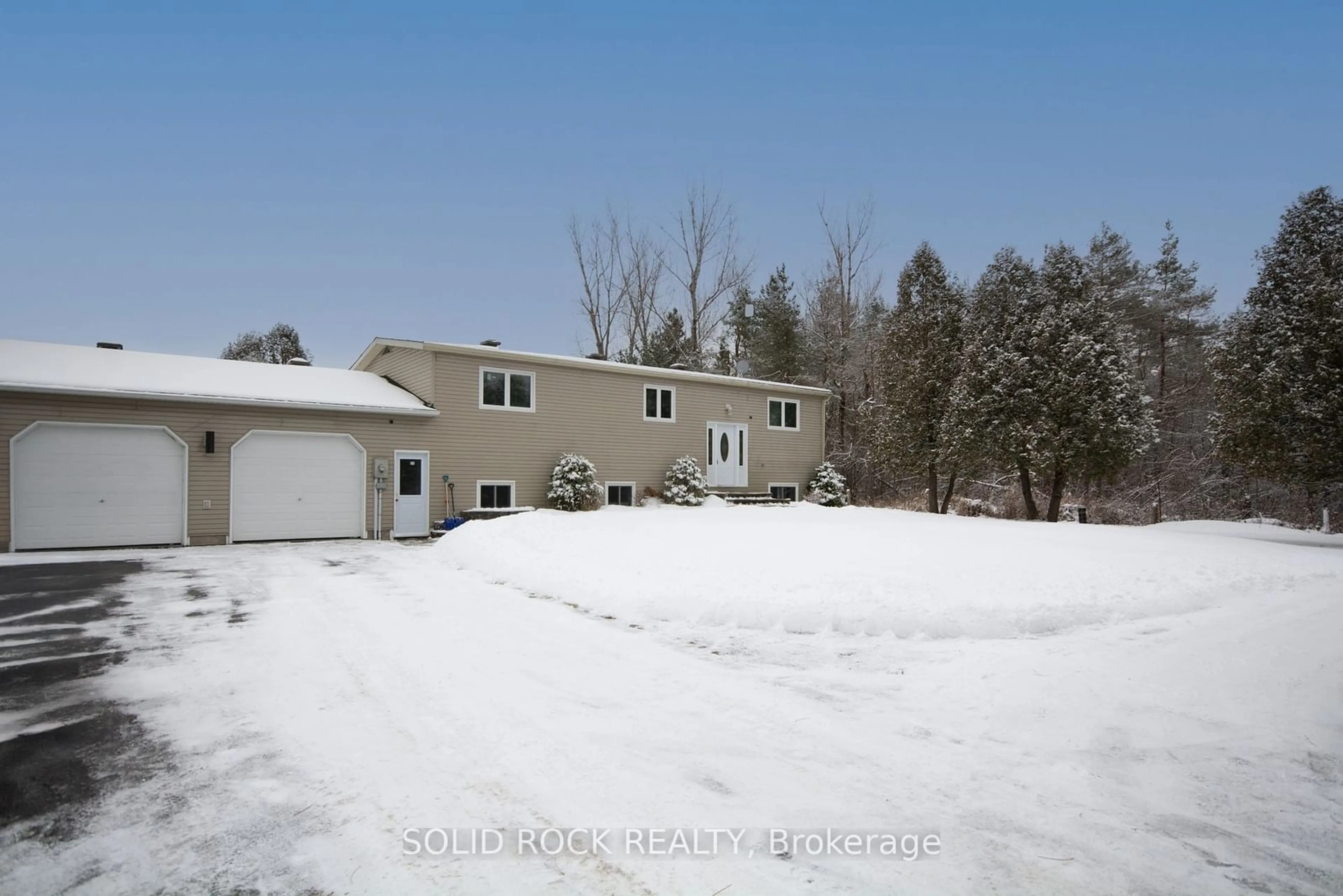 A pic from outside/outdoor area/front of a property/back of a property/a pic from drone, street for 427 Ferguson Tetlock Rd, Montague Ontario K7A 4S4