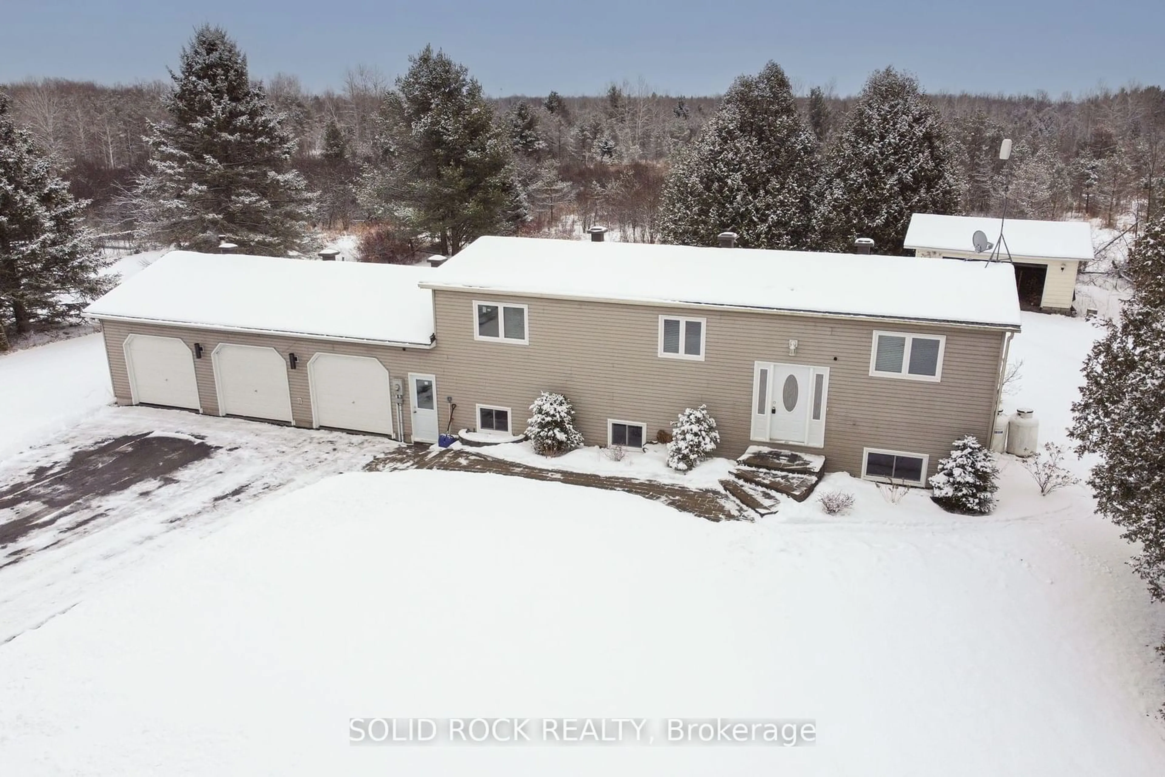 A pic from outside/outdoor area/front of a property/back of a property/a pic from drone, street for 427 Ferguson Tetlock Rd, Montague Ontario K7A 4S4