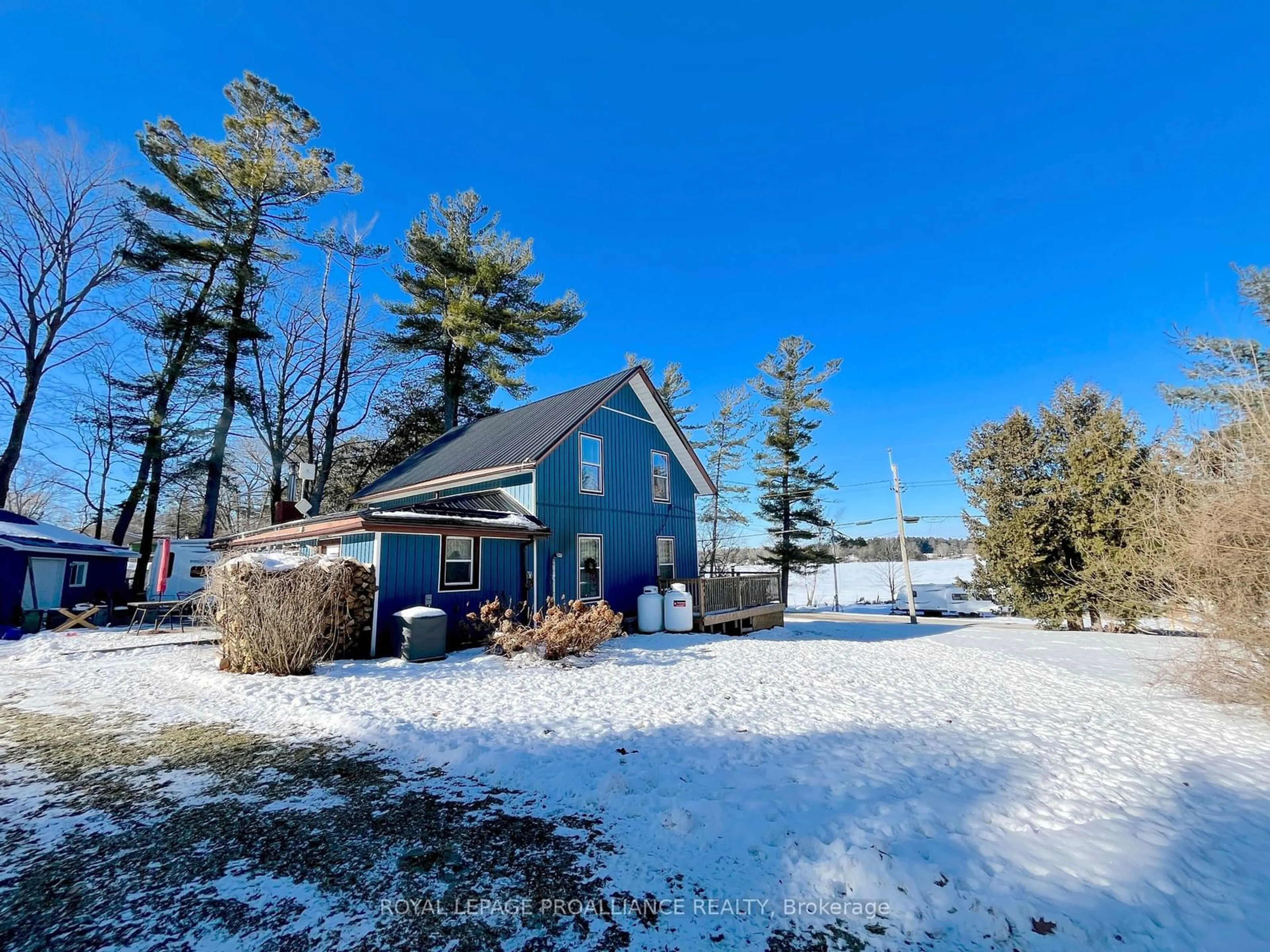 A pic from outside/outdoor area/front of a property/back of a property/a pic from drone, water/lake/river/ocean view for 139 Oak Lake Rd, Stirling-Rawdon Ontario K0K 3E0