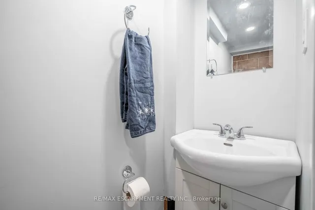Additional property image - 10 Angus Rd Unit 14