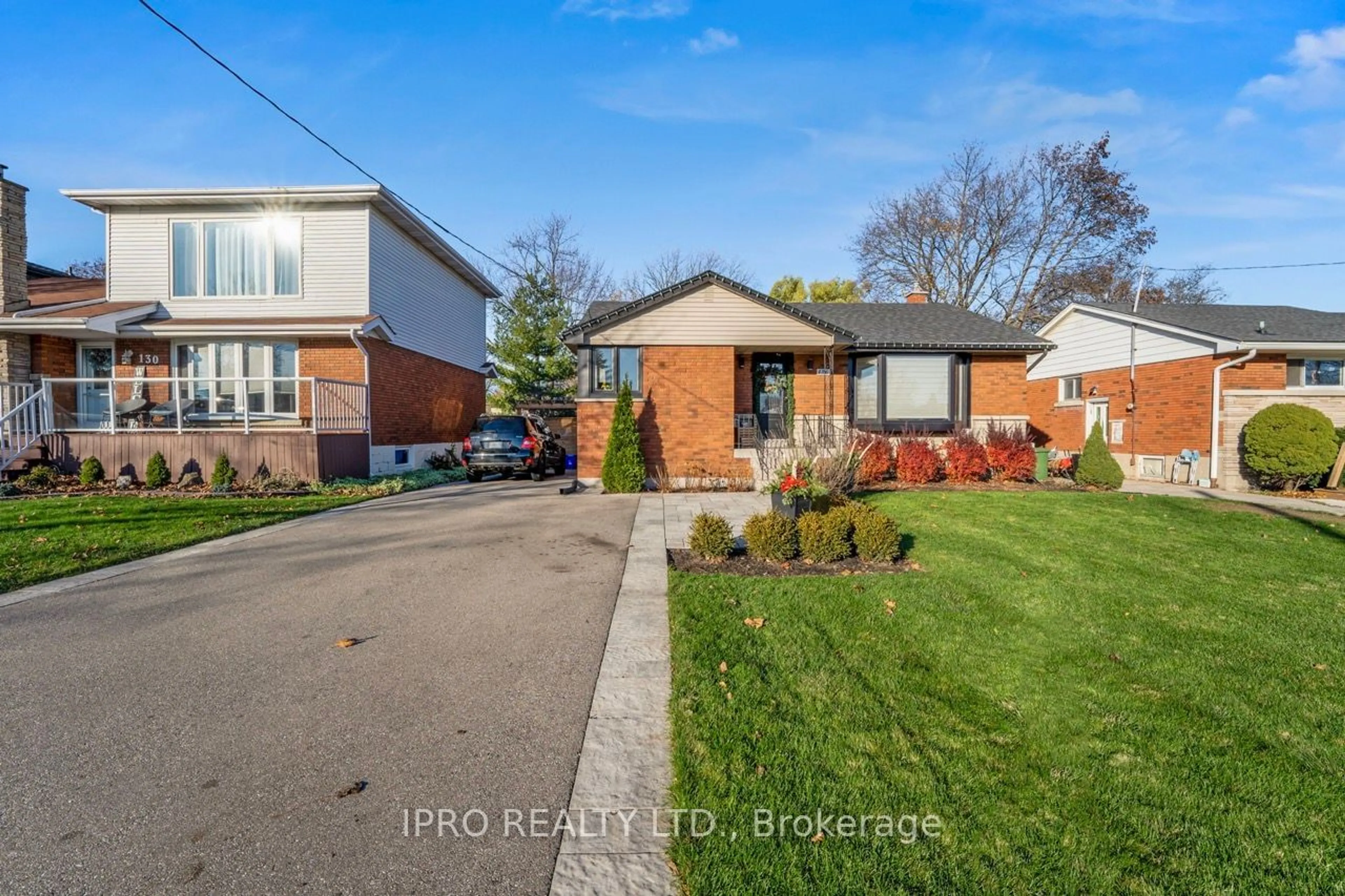 Home with brick exterior material, street for 126 West 26th St, Hamilton Ontario L9C 4Z4