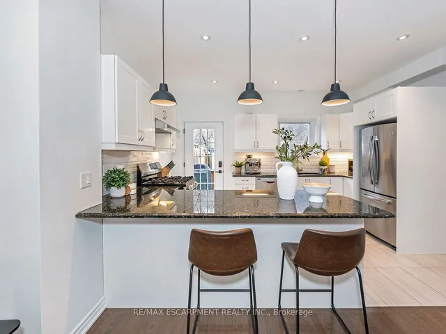 Additional property image - 218 Cumberland Ave