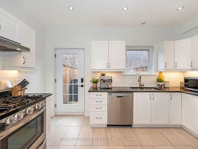 Additional property image - 218 Cumberland Ave