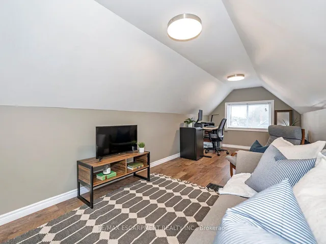 Additional property image - 218 Cumberland Ave