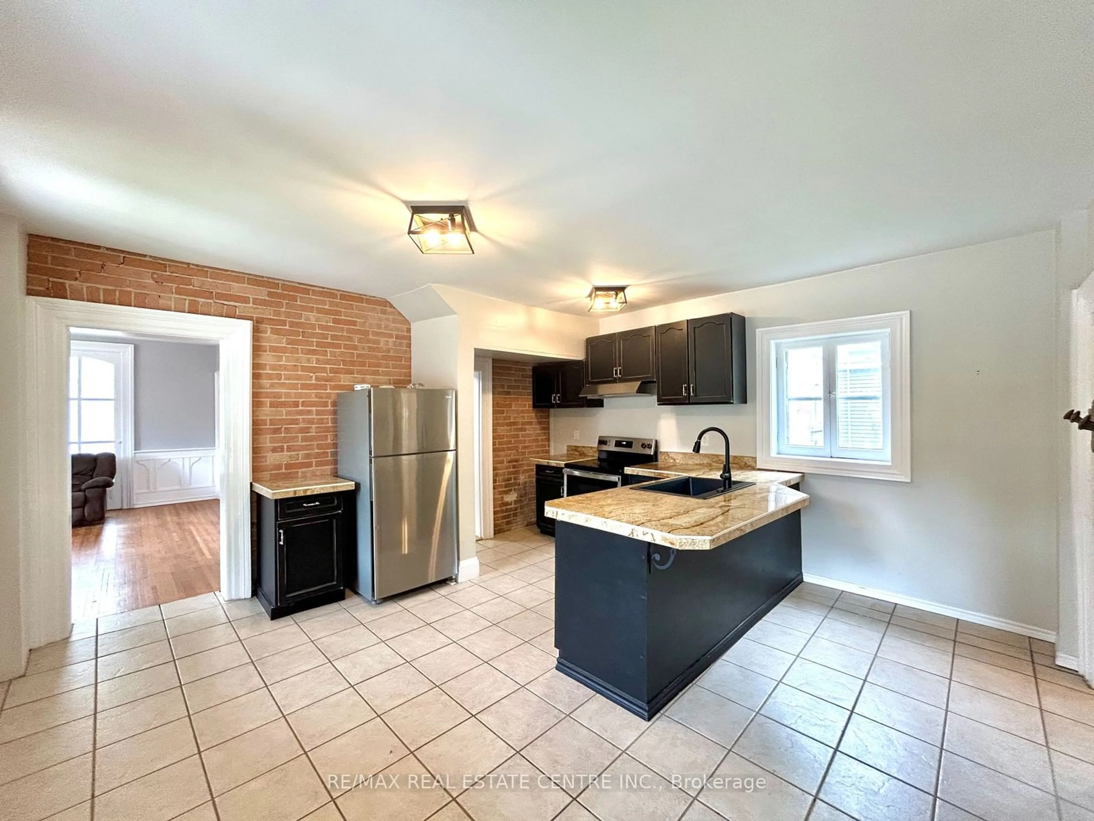 Open concept kitchen, ceramic/tile floor for 250 Main St, Shelburne Ontario L9V 3K6