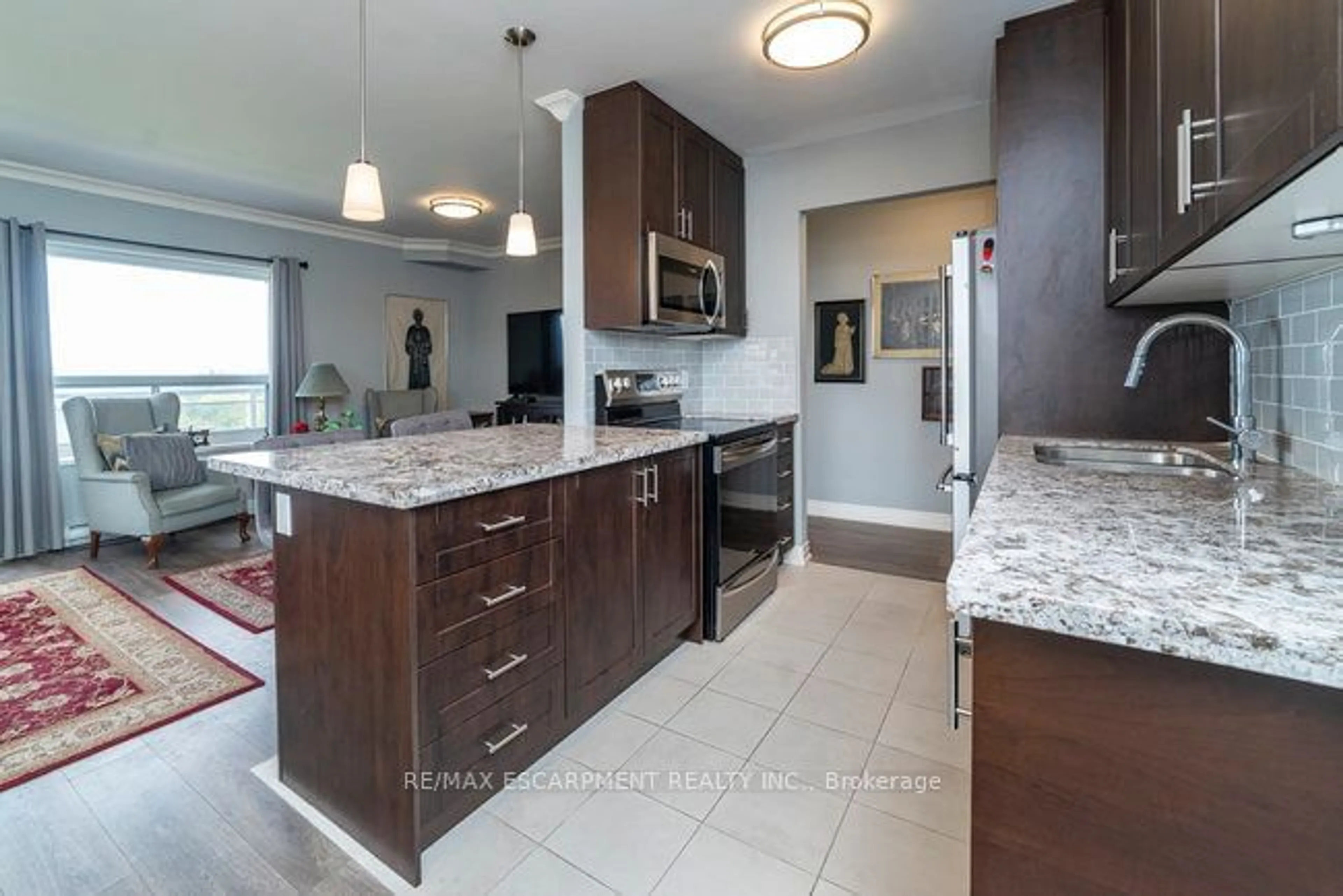 Open concept kitchen, ceramic/tile floor for 350 CONCESSION St #603, Hamilton Ontario L9A 1B6