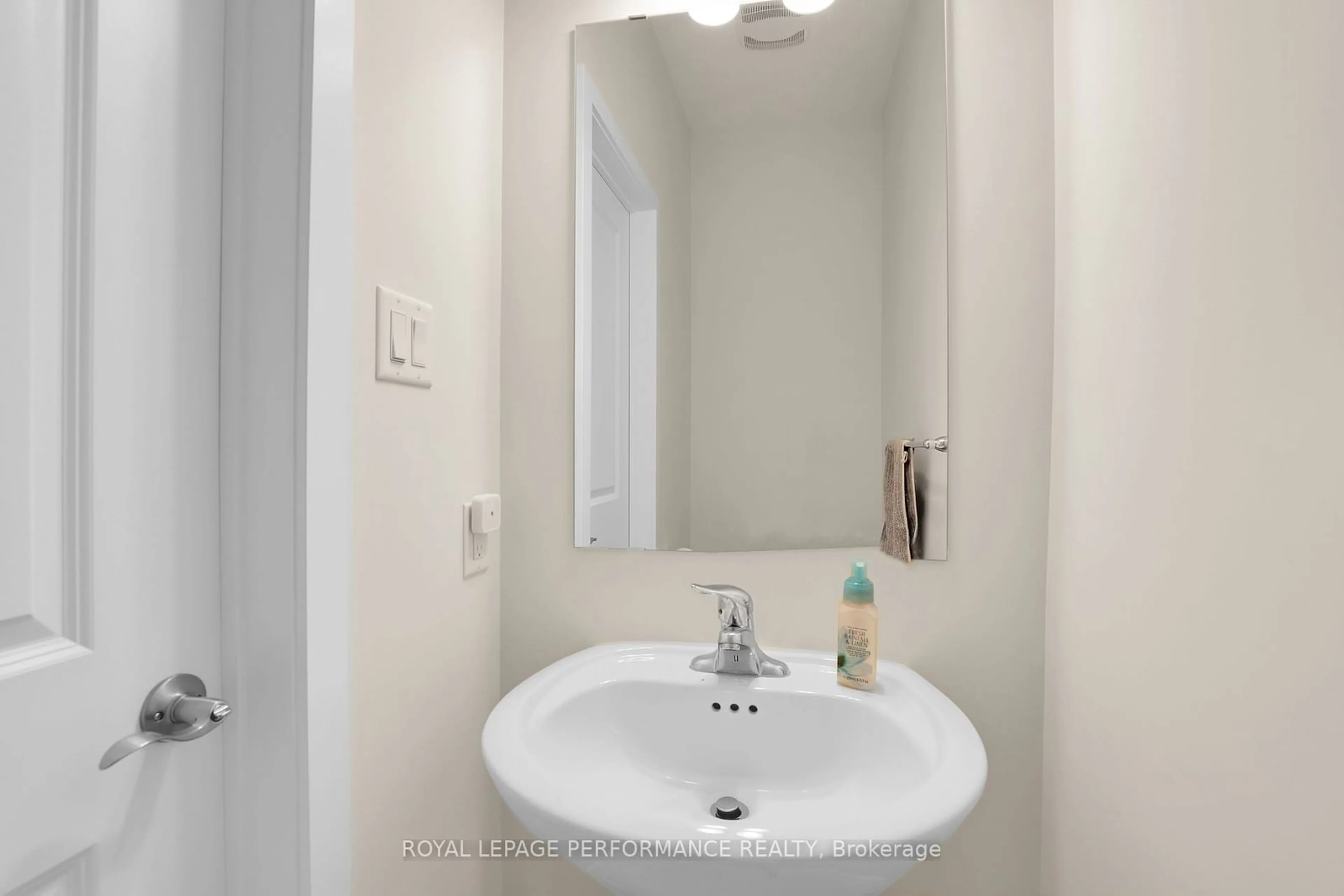 Standard bathroom, ceramic/tile floor for 407 Jewelwing, Blossom Park - Airport and Area Ontario K1X 1G6