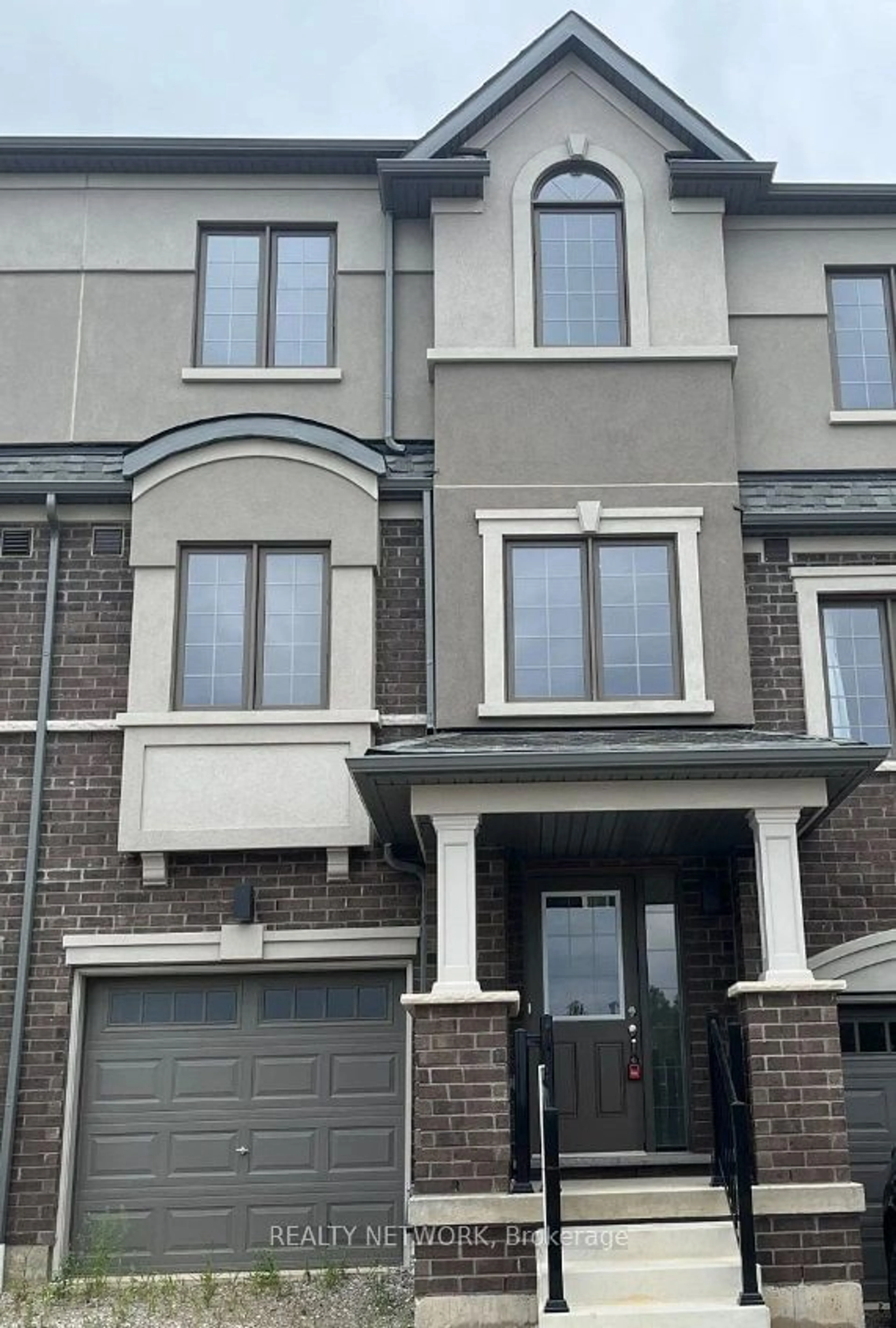 Home with brick exterior material, street for 620 Colborne St #18, Brantford Ontario N3T 5L5