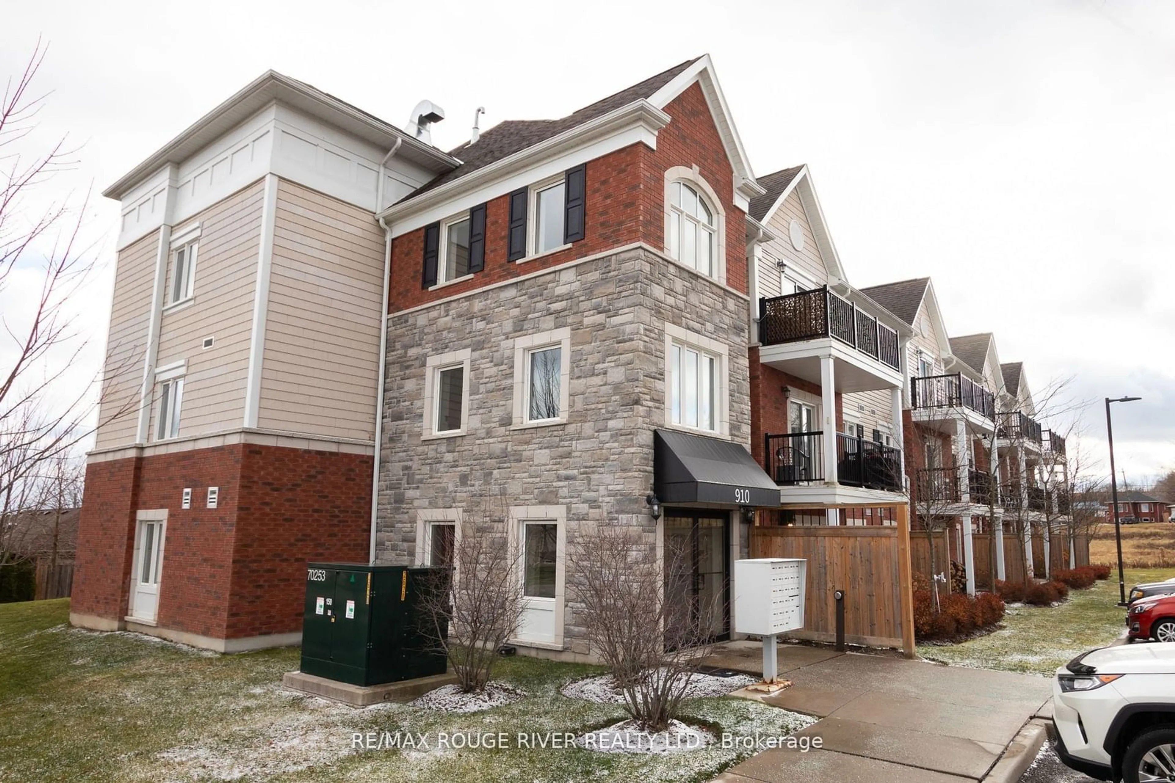 Home with brick exterior material, street for 910 Wentworth St #305, Peterborough Ontario K9J 8R8