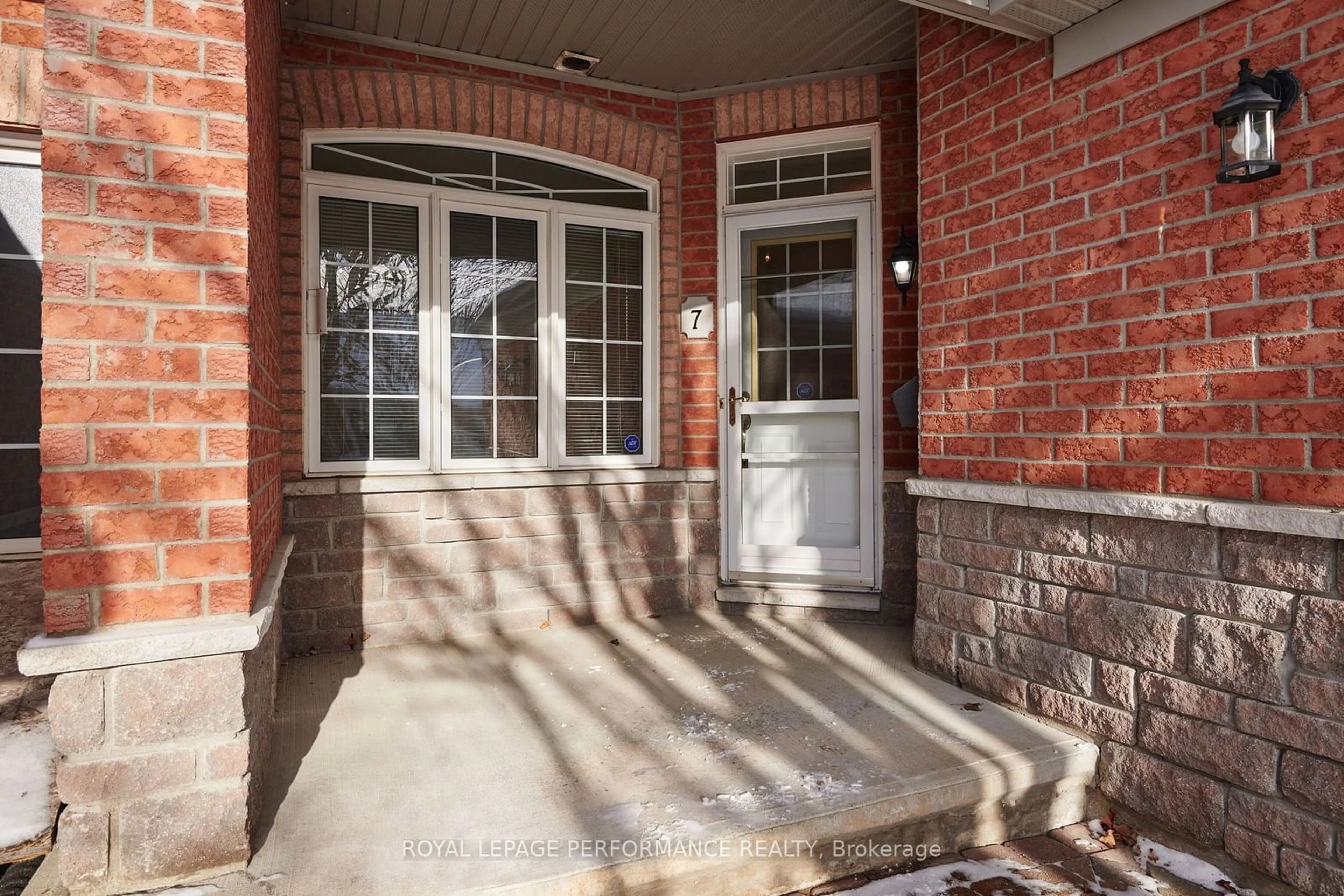 Indoor entryway for 7 Kinmount, Kanata Ontario K2T 1K2