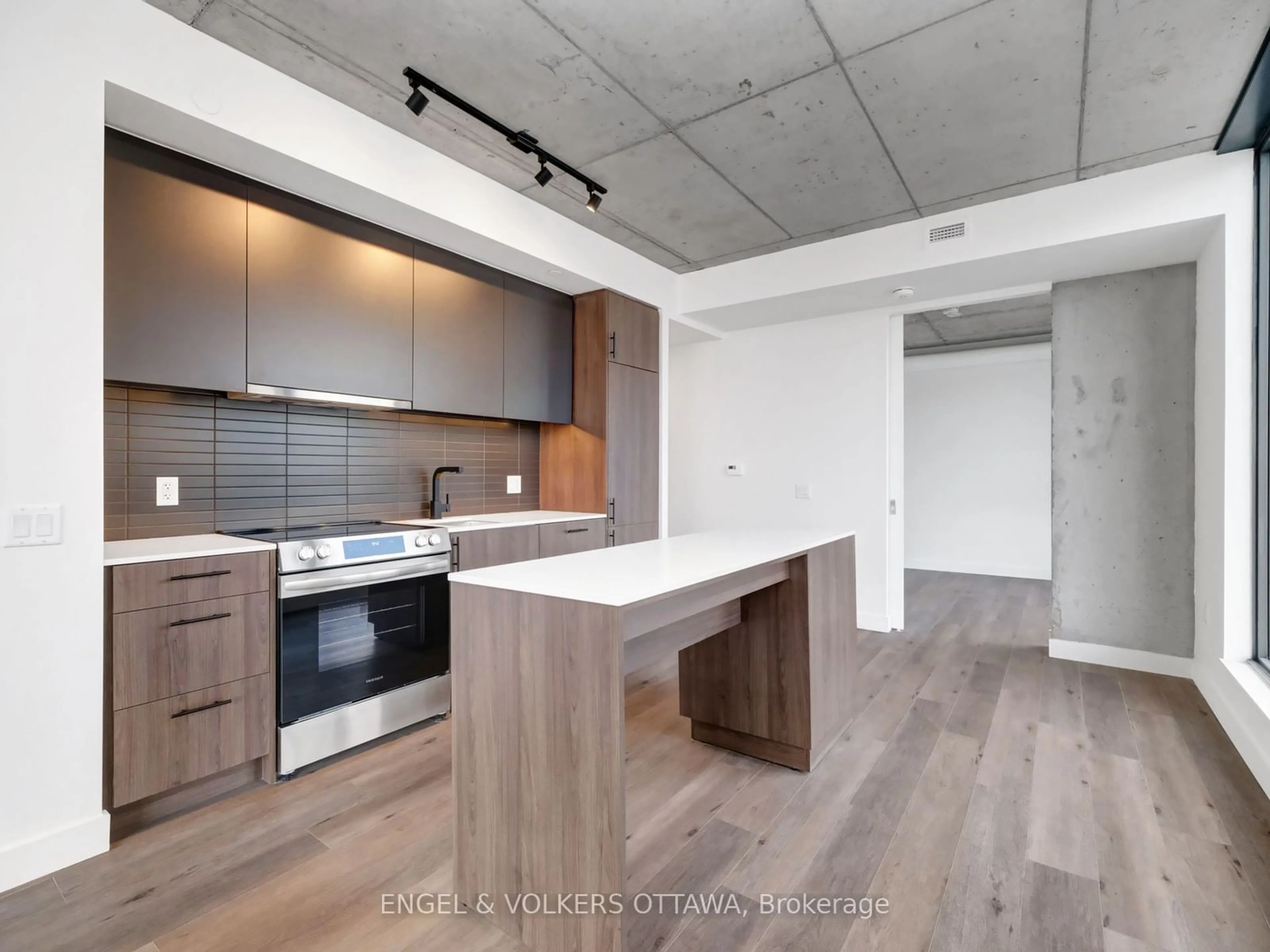 Open concept kitchen, unknown for 10 James St #505, Ottawa Centre Ontario K2P 1Y5