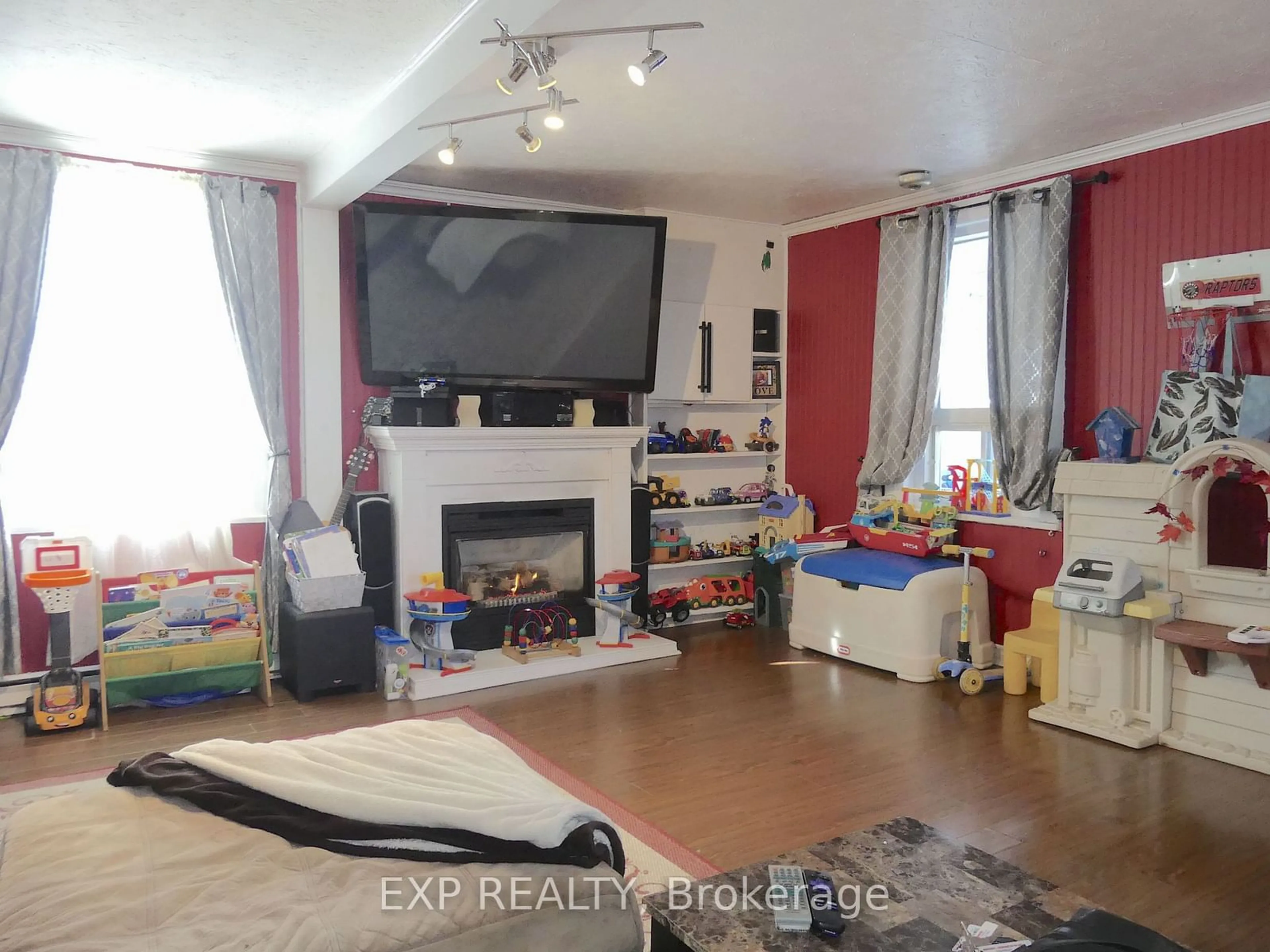 A pic of a room for 235 Renfrew Ave, Renfrew Ontario K7V 2Y7