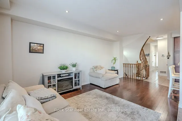 Additional property image - 70 Marina Point Cres