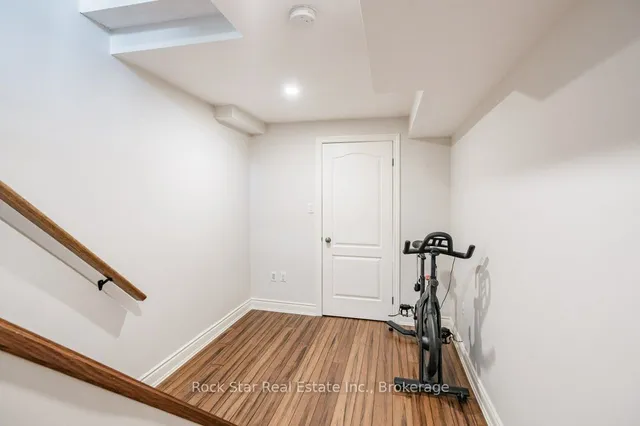 Additional property image - 70 Marina Point Cres