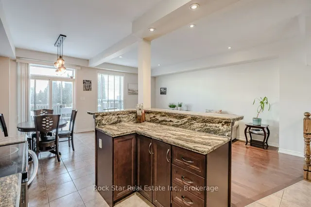Additional property image - 70 Marina Point Cres