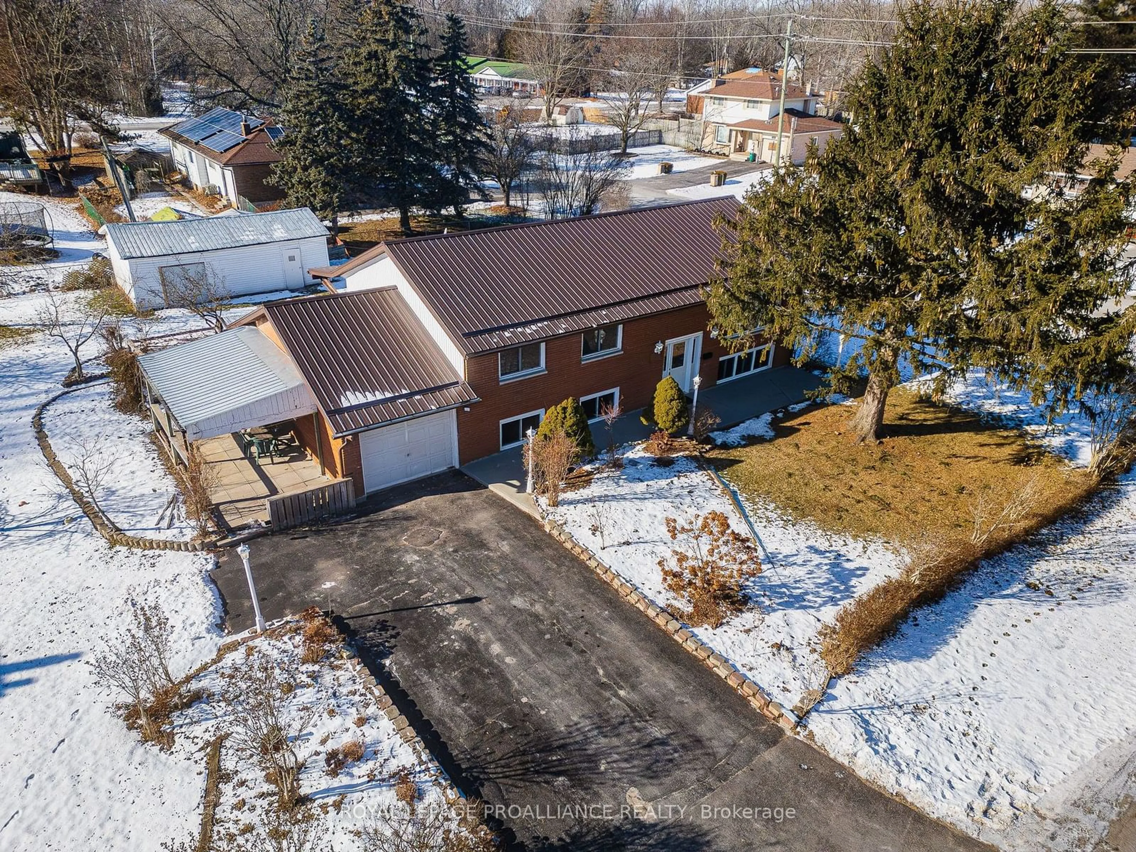 A pic from outside/outdoor area/front of a property/back of a property/a pic from drone, street for 181 Colonial Rd, Quinte West Ontario K8R 1B8