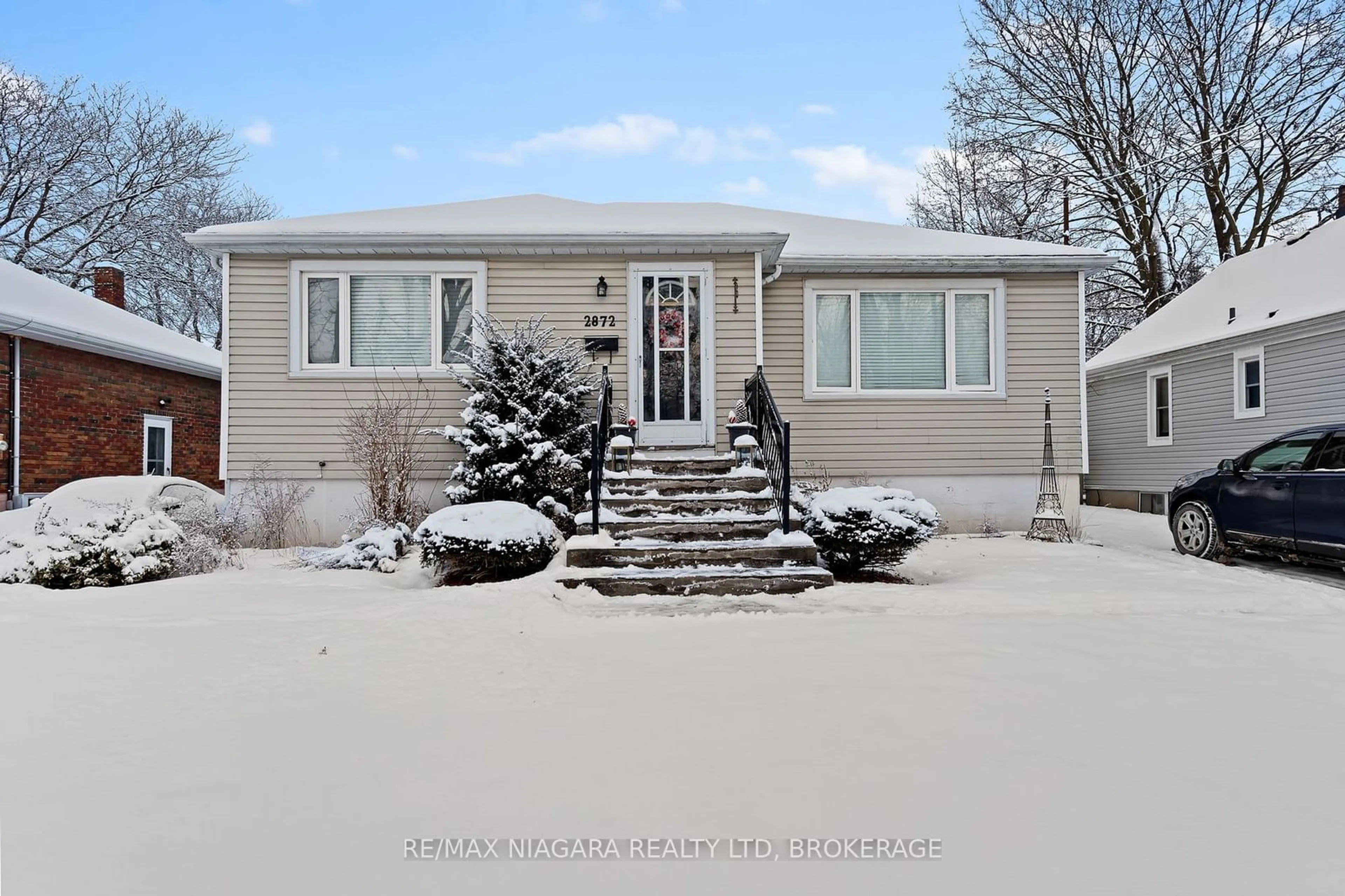 Unknown for 2872 Dorchester Rd, Niagara Falls Ontario L2J 2Z3