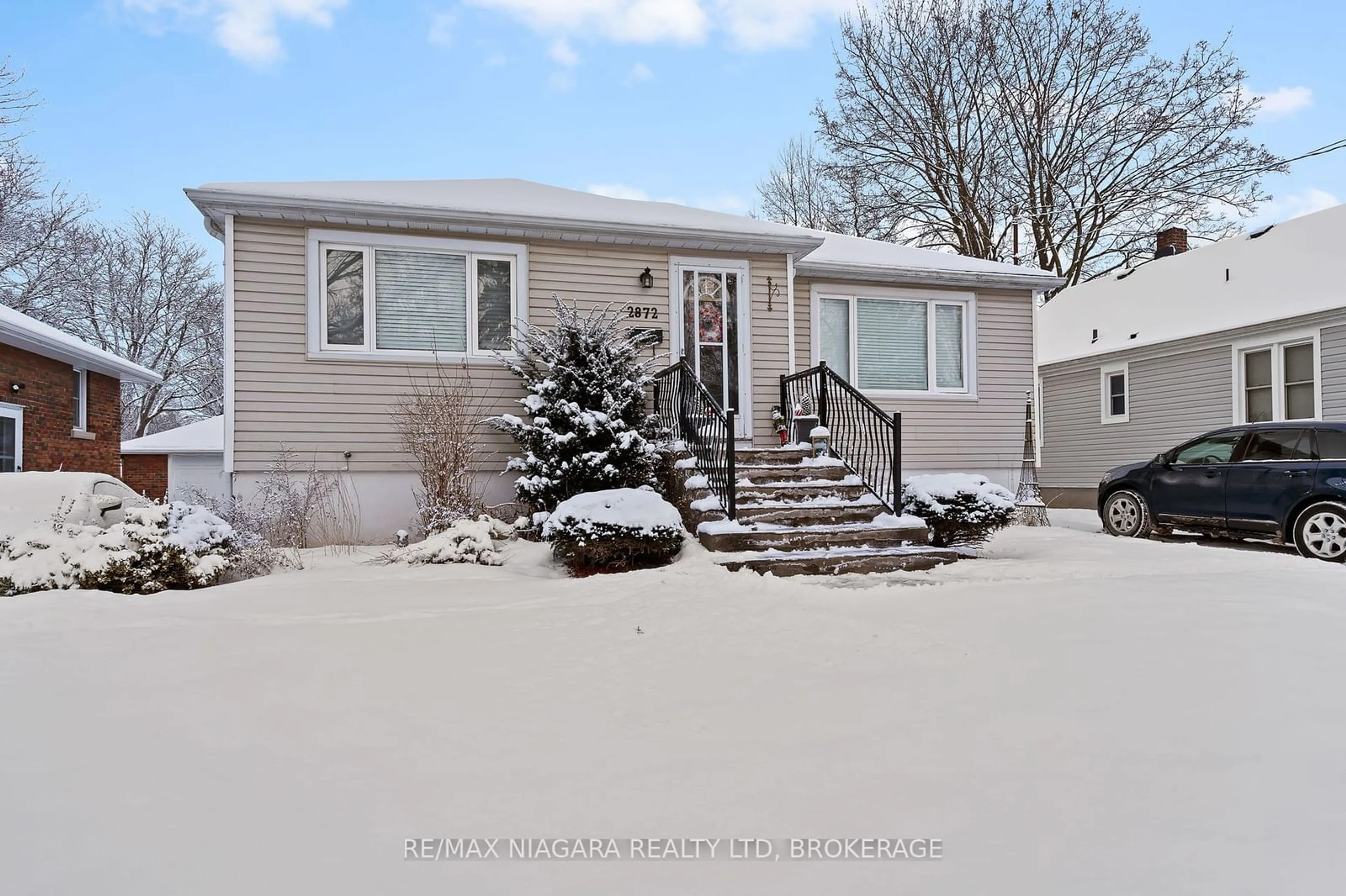 Unknown for 2872 Dorchester Rd, Niagara Falls Ontario L2J 2Z3