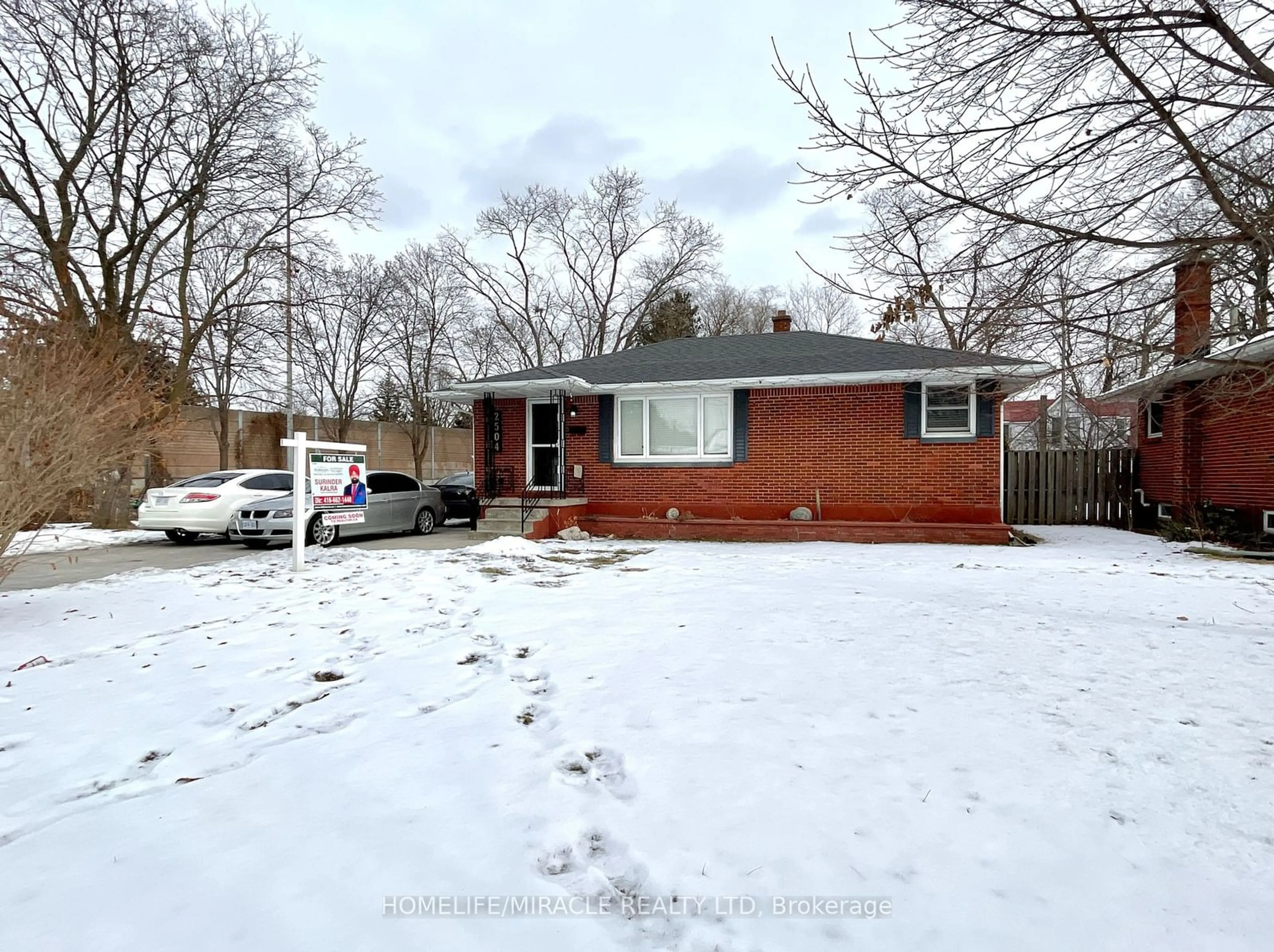 Unknown for 2504 Askin Ave, Windsor Ontario N9E 3H7