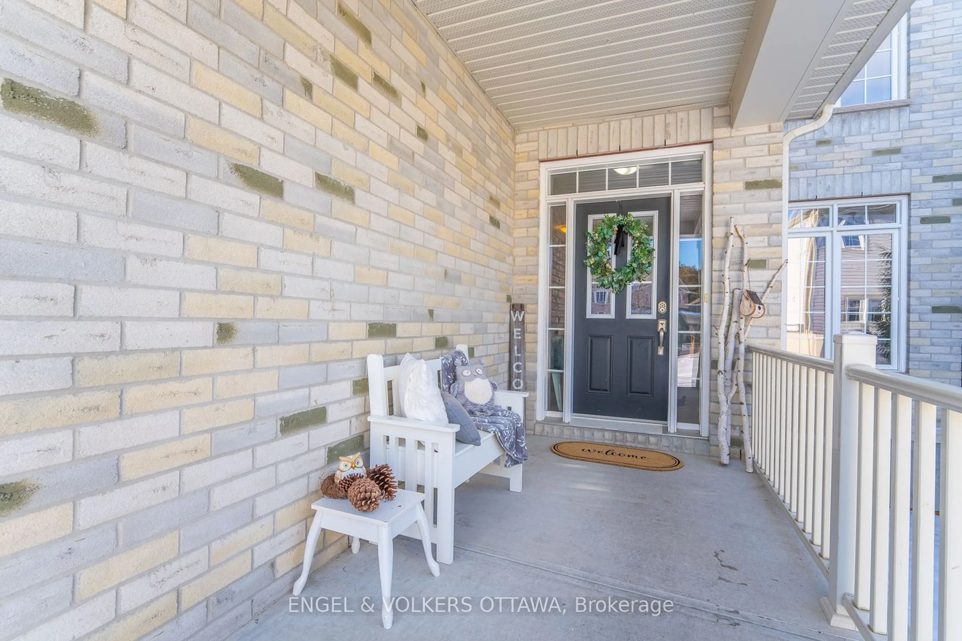 Indoor entryway for 520 Cresswell Crt, Stittsville - Munster - Richmond Ontario K2S 0K9