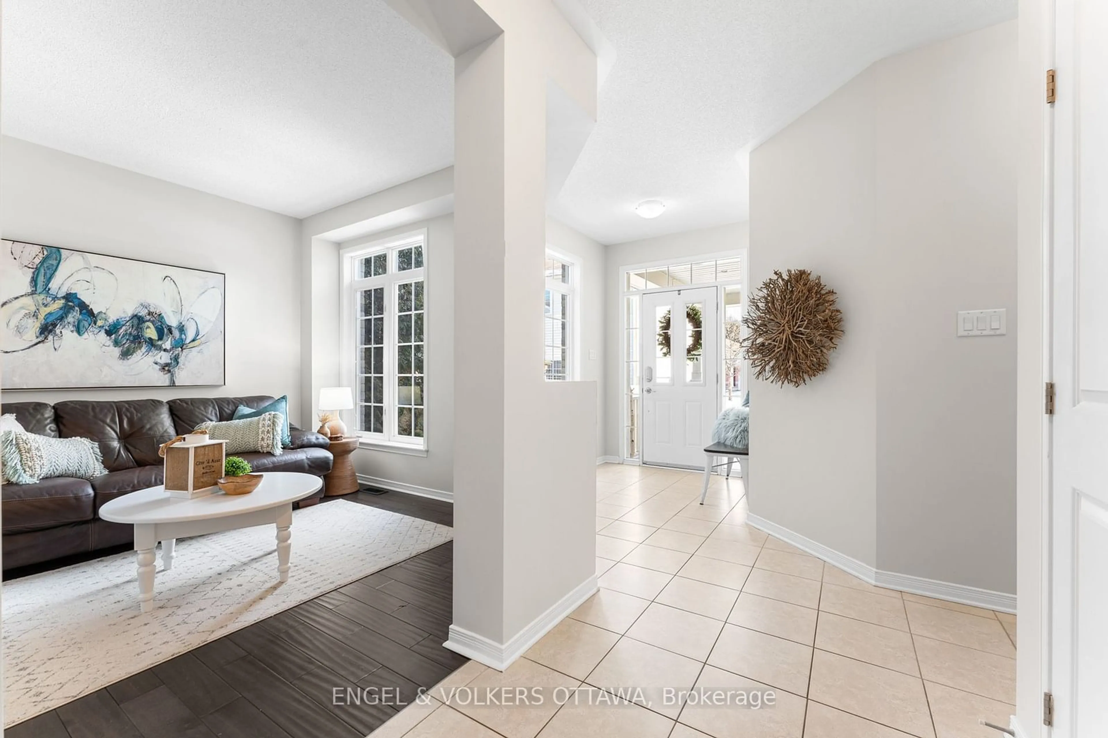 Indoor entryway for 520 Cresswell Crt, Stittsville - Munster - Richmond Ontario K2S 0K9