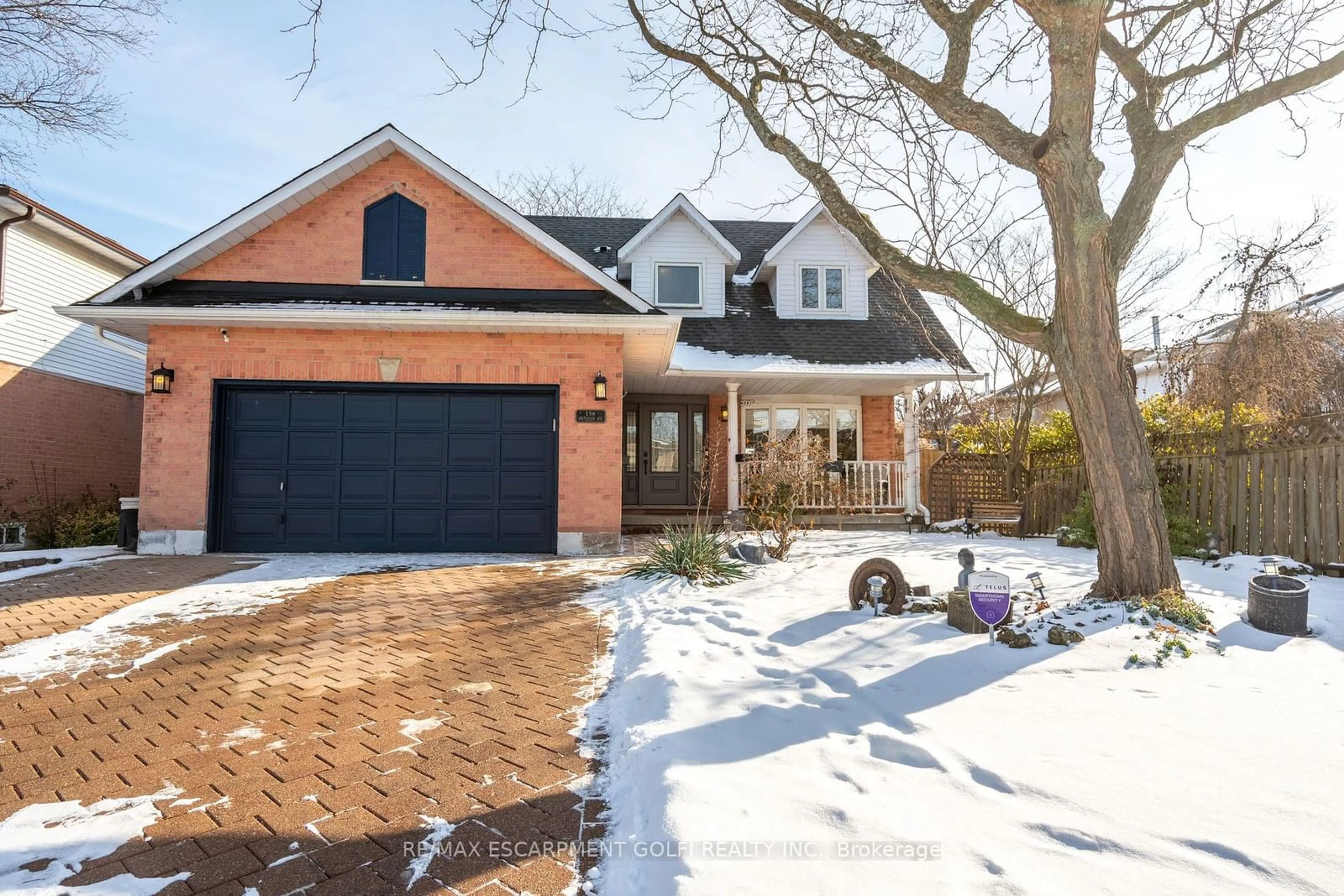 Home with brick exterior material, street for 158 Southpark Ave, Hamilton Ontario L8W 2Y7