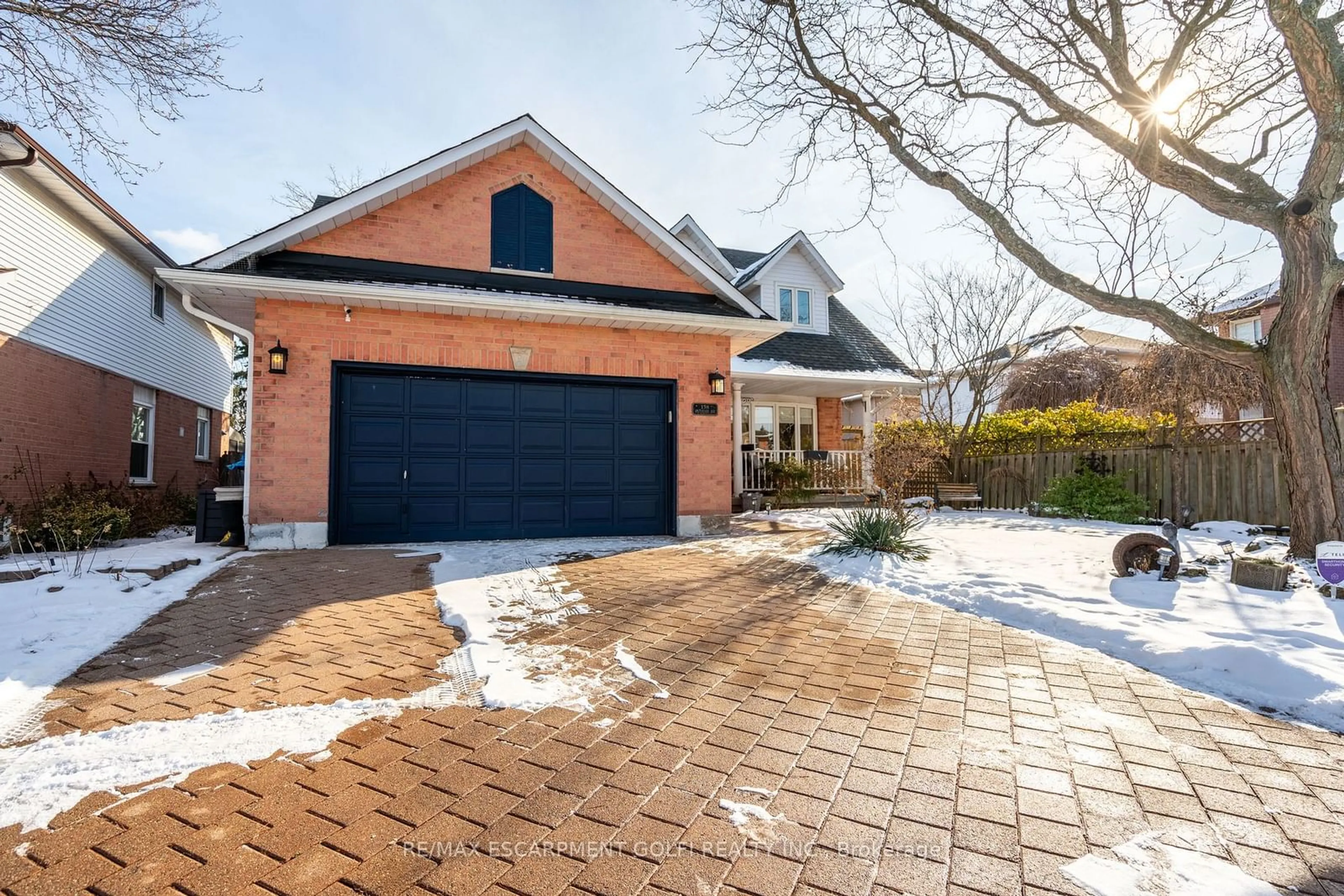 Home with brick exterior material, street for 158 Southpark Ave, Hamilton Ontario L8W 2Y7