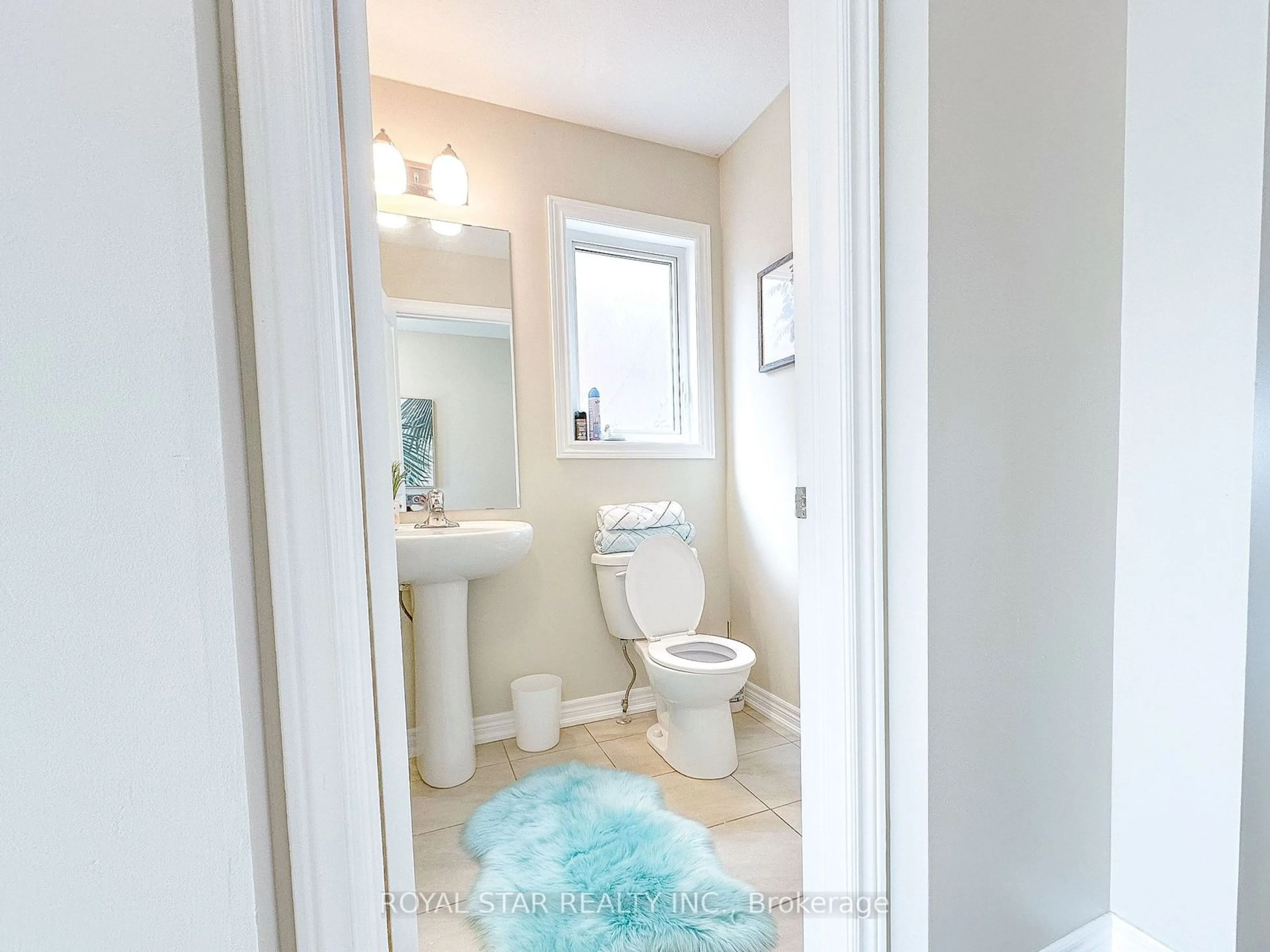 Standard bathroom, unknown for 269 South Pelham Rd, Welland Ontario L3B 5N8