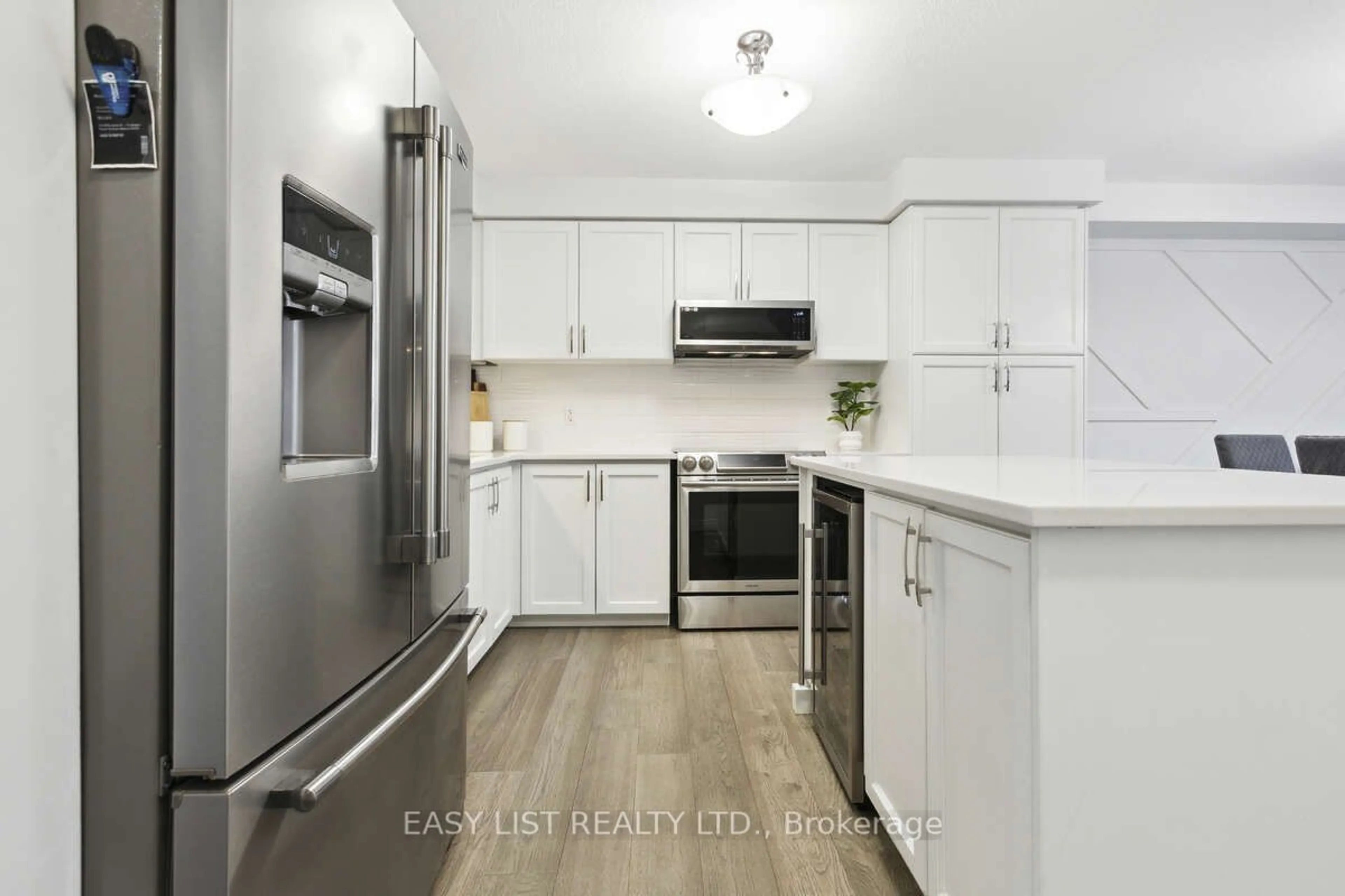 Open concept kitchen, unknown for 75 Meadowridge St, Kitchener Ontario N2P 0E2