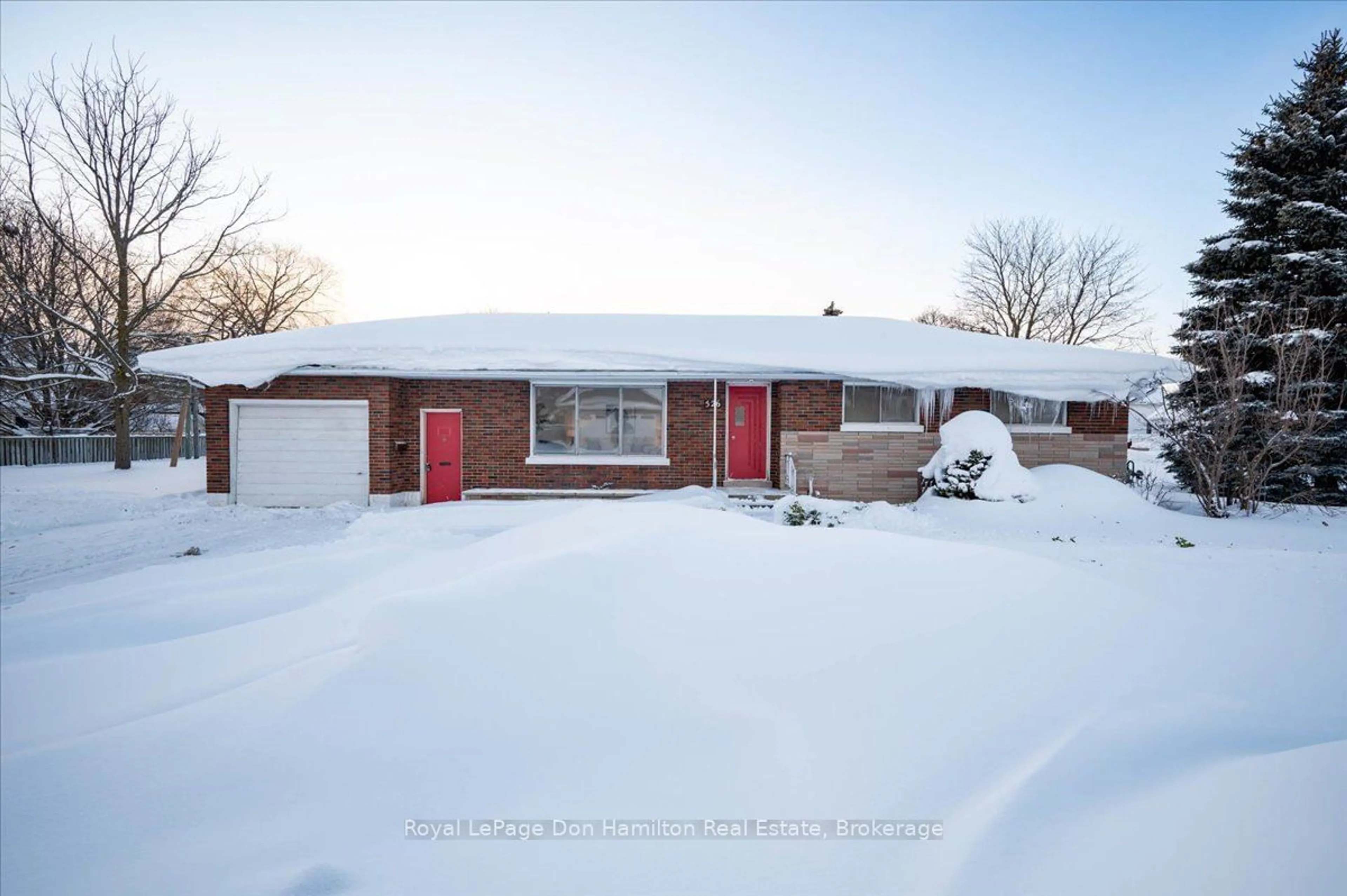 Unknown for 526 16th Ave, Hanover Ontario N4N 2Z5