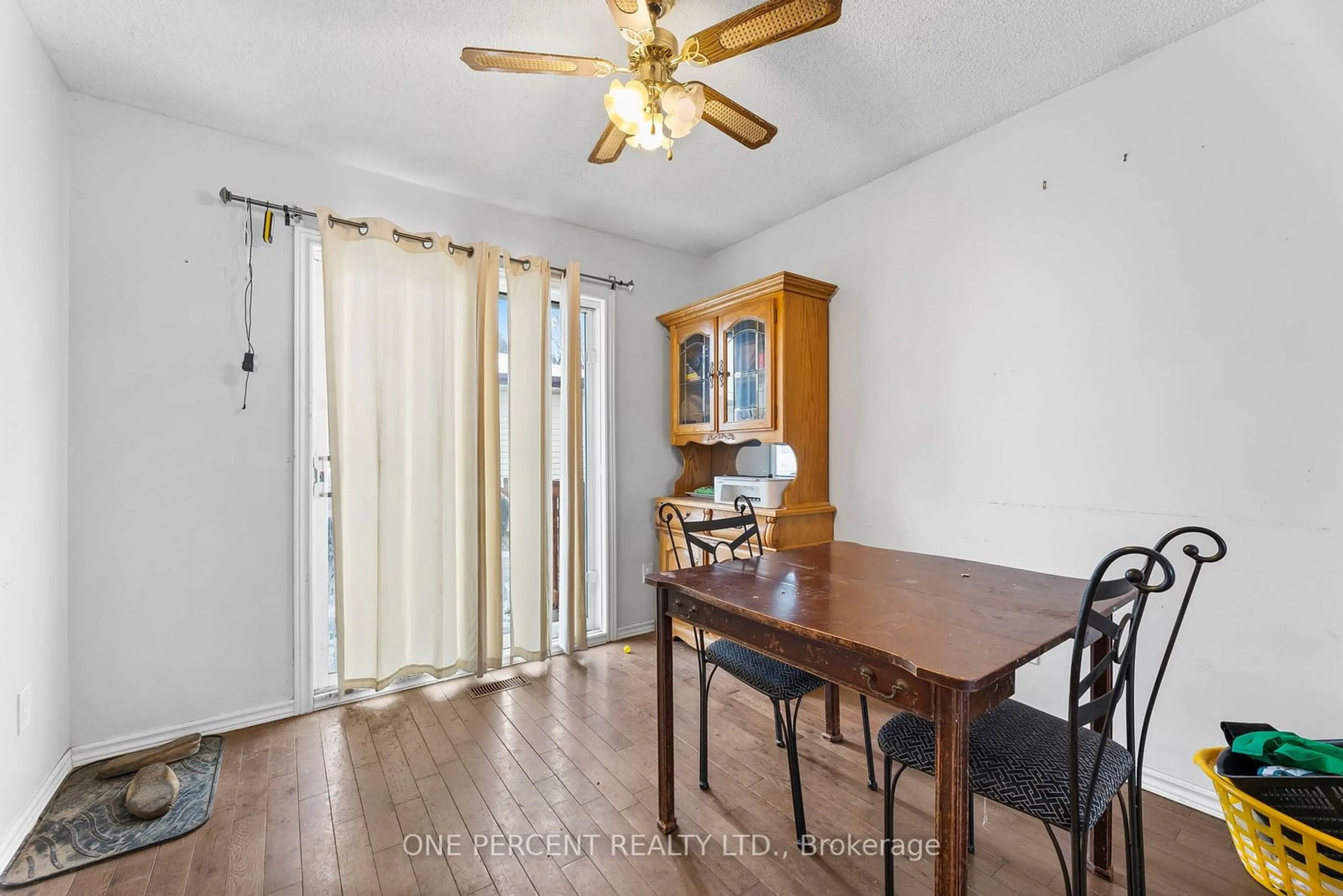 Dining room, wood/laminate floor for 273 Middlefield Rd, Peterborough Ontario K9J 8H3