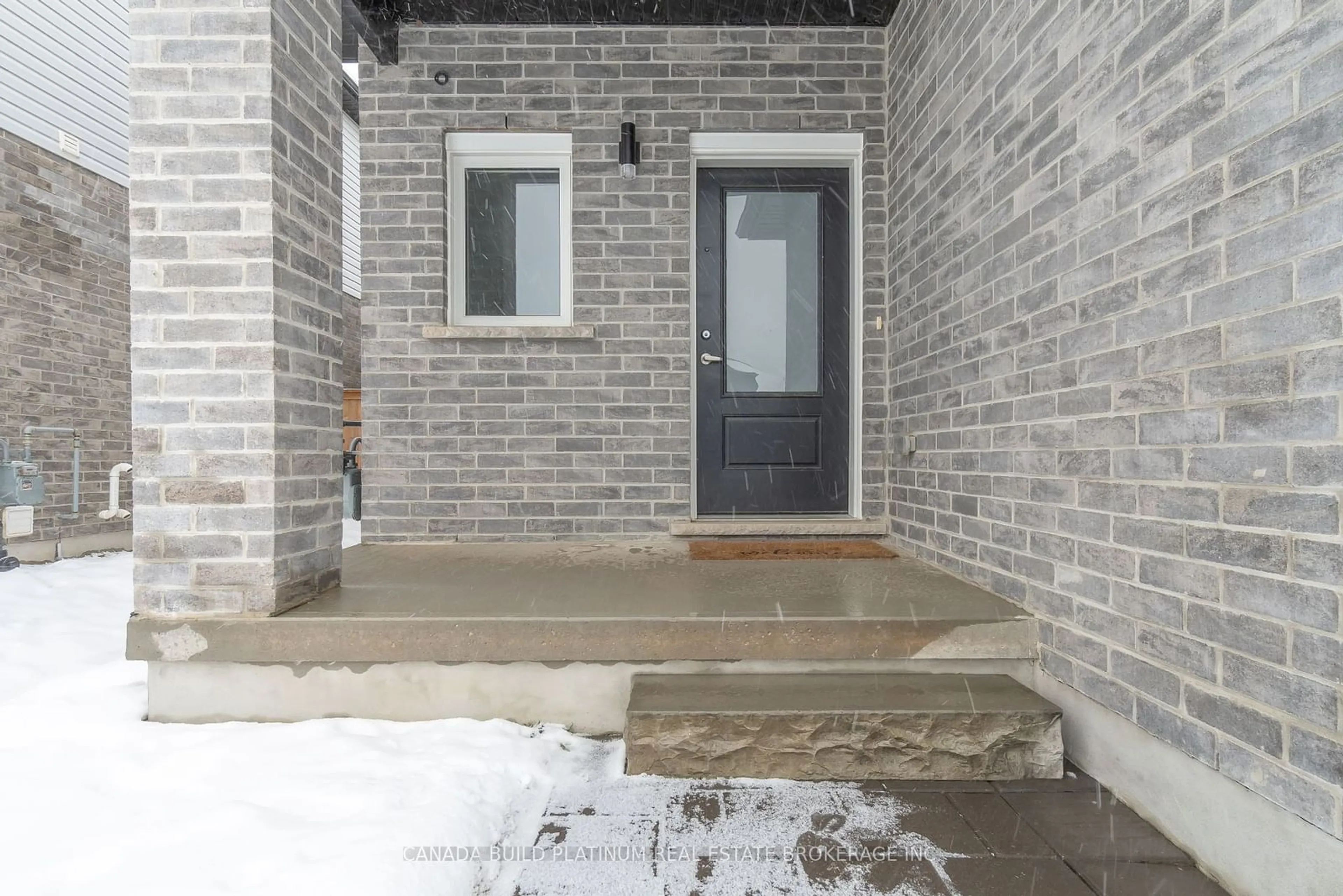 Indoor entryway for 1583 Applerock Ave, London Ontario N6G 0X5