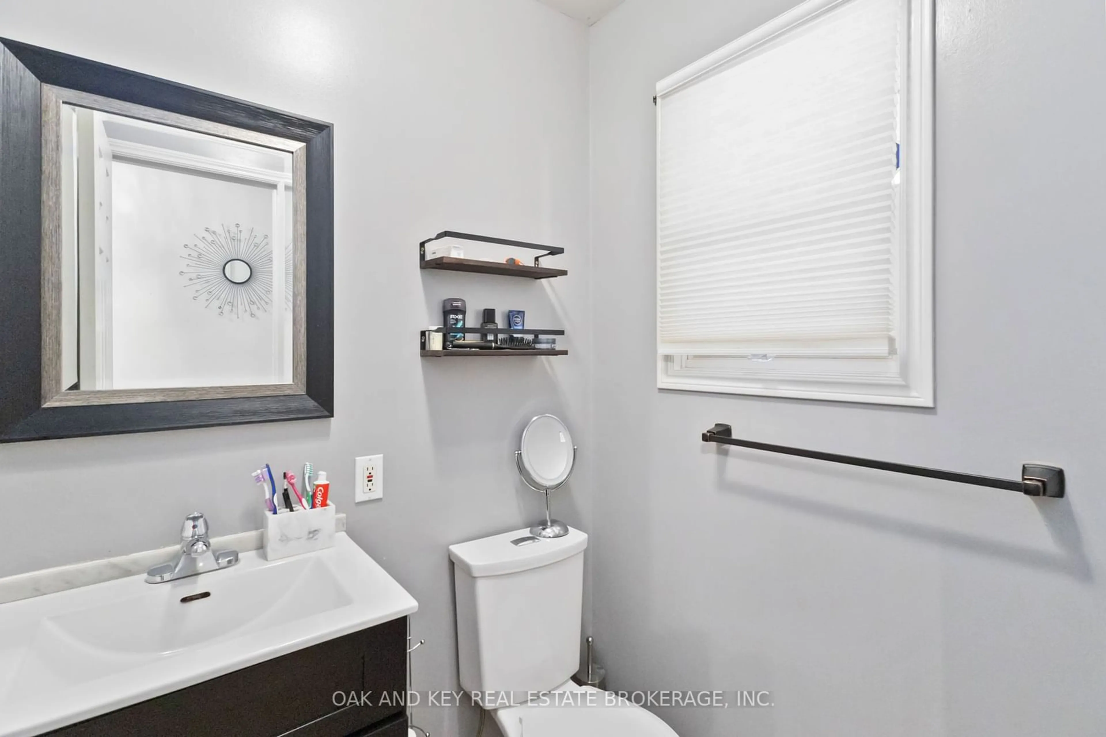 Standard bathroom, ceramic/tile floor for 162 Chesley Ave, London Ontario N5Z 5B8