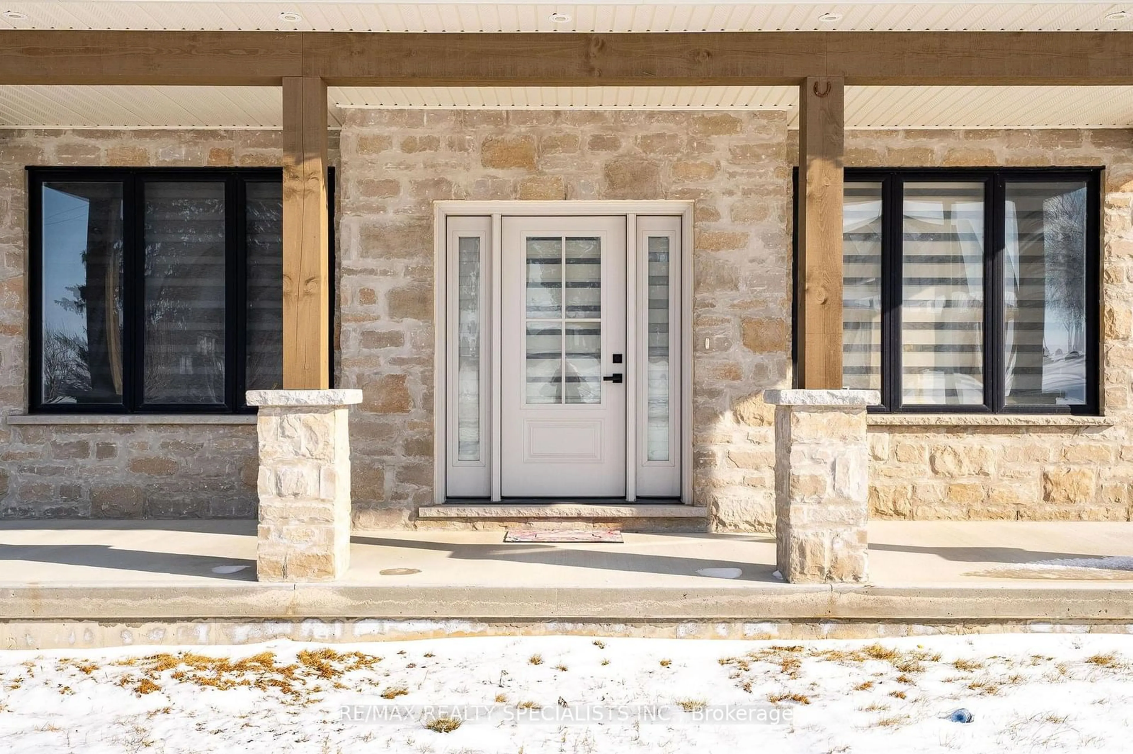 Indoor entryway for 574252 Old School Line, Woodstock Ontario N4S 7V8