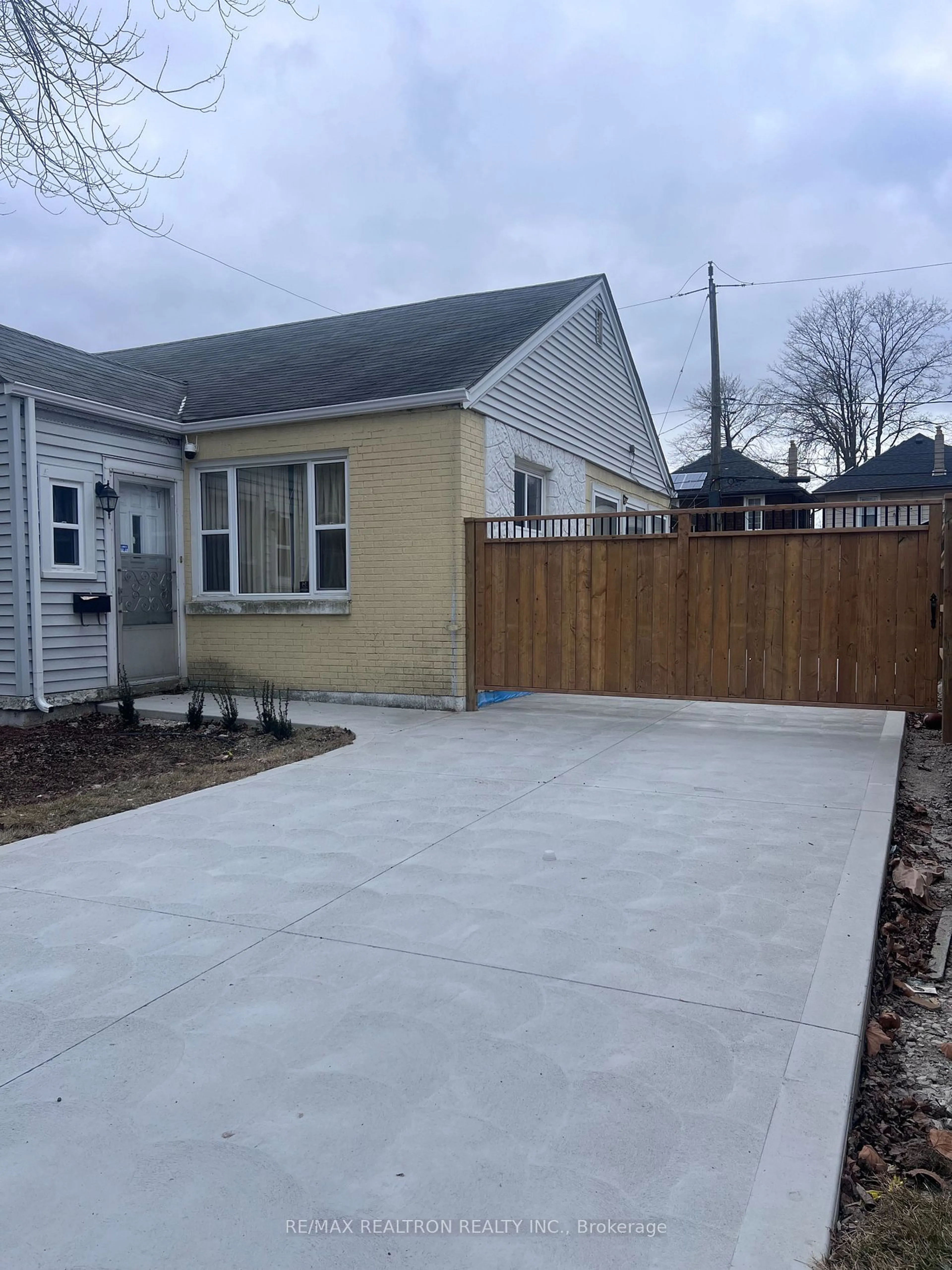 Patio, street for 269 Josephine Ave, Windsor Ontario N9B 2K7