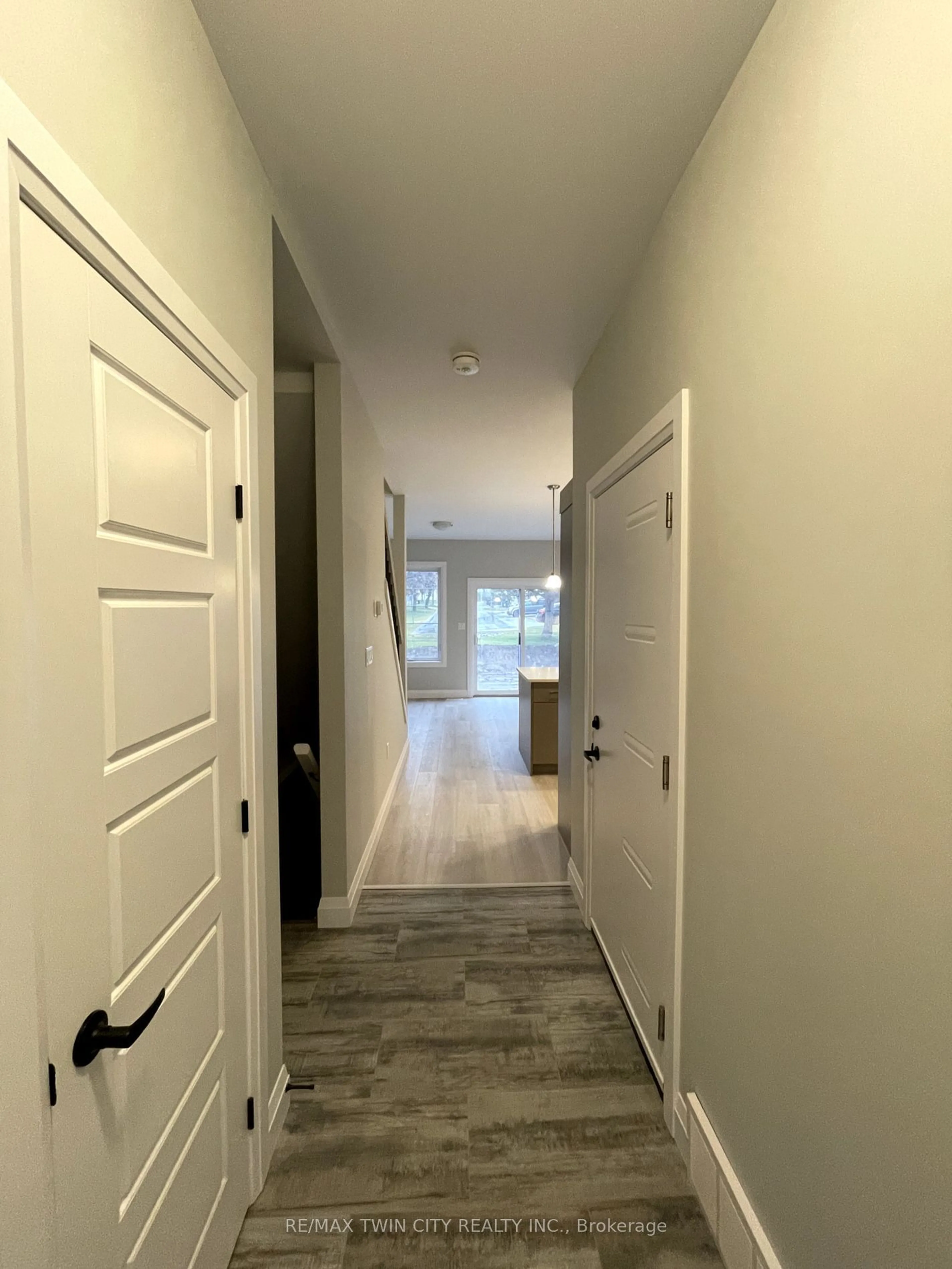 Indoor entryway for 360 Quarter Town Line #605, Tillsonburg Ontario N4G 0H7