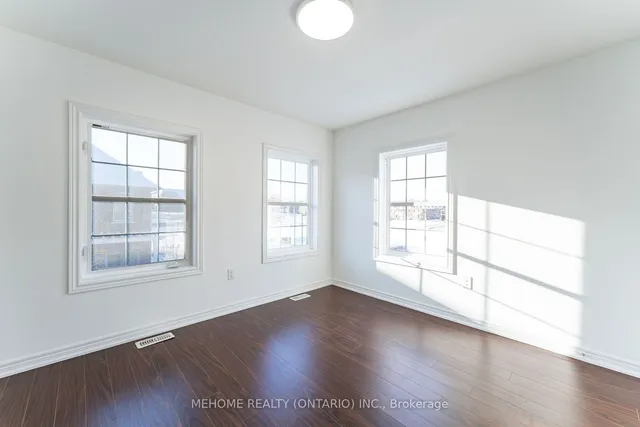 Additional property image - 3 Hyde Park Mews