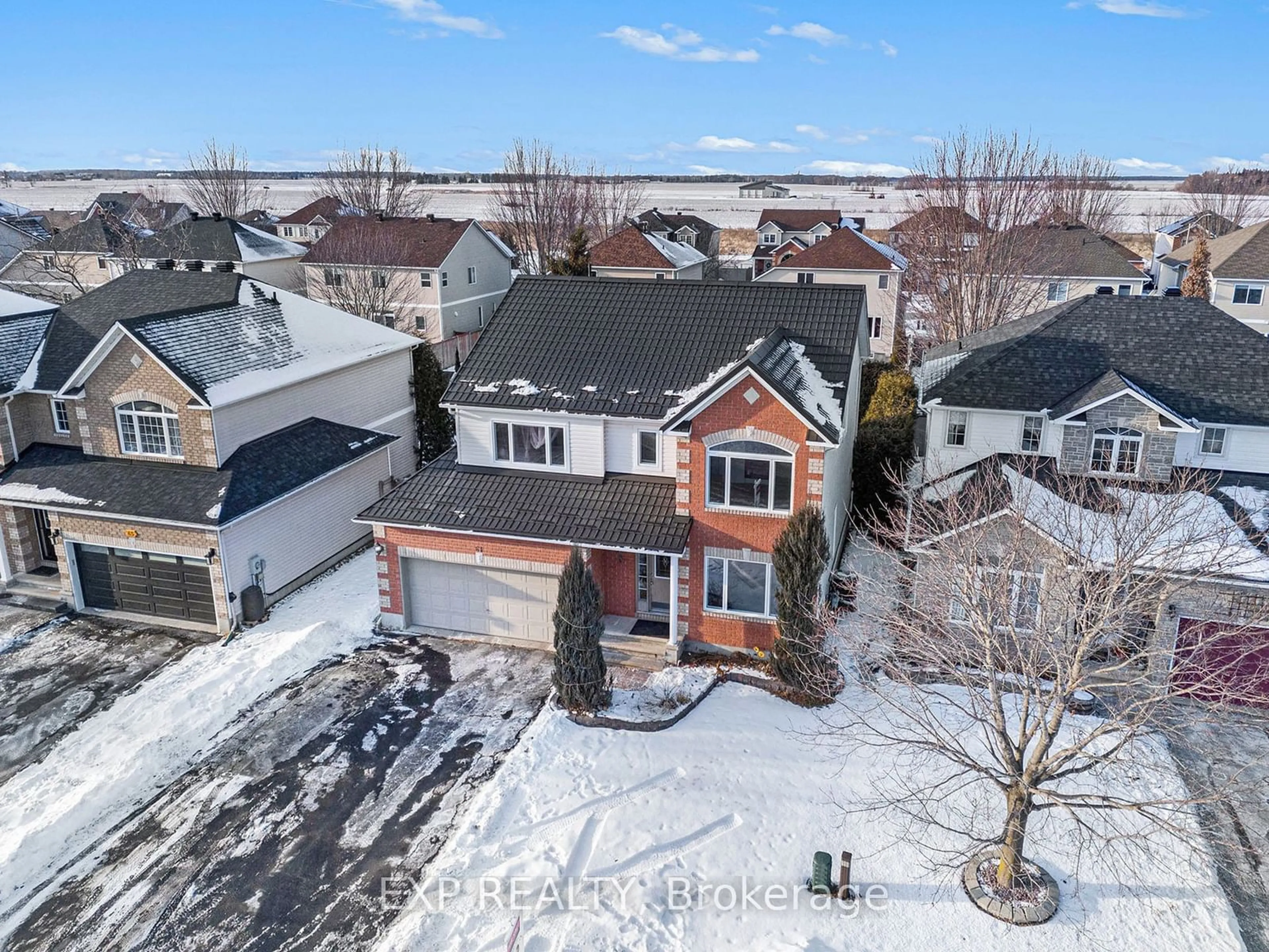 A pic from outside/outdoor area/front of a property/back of a property/a pic from drone, unknown for 61 Lamadeleine Blvd, Russell Ontario K0A 1W0