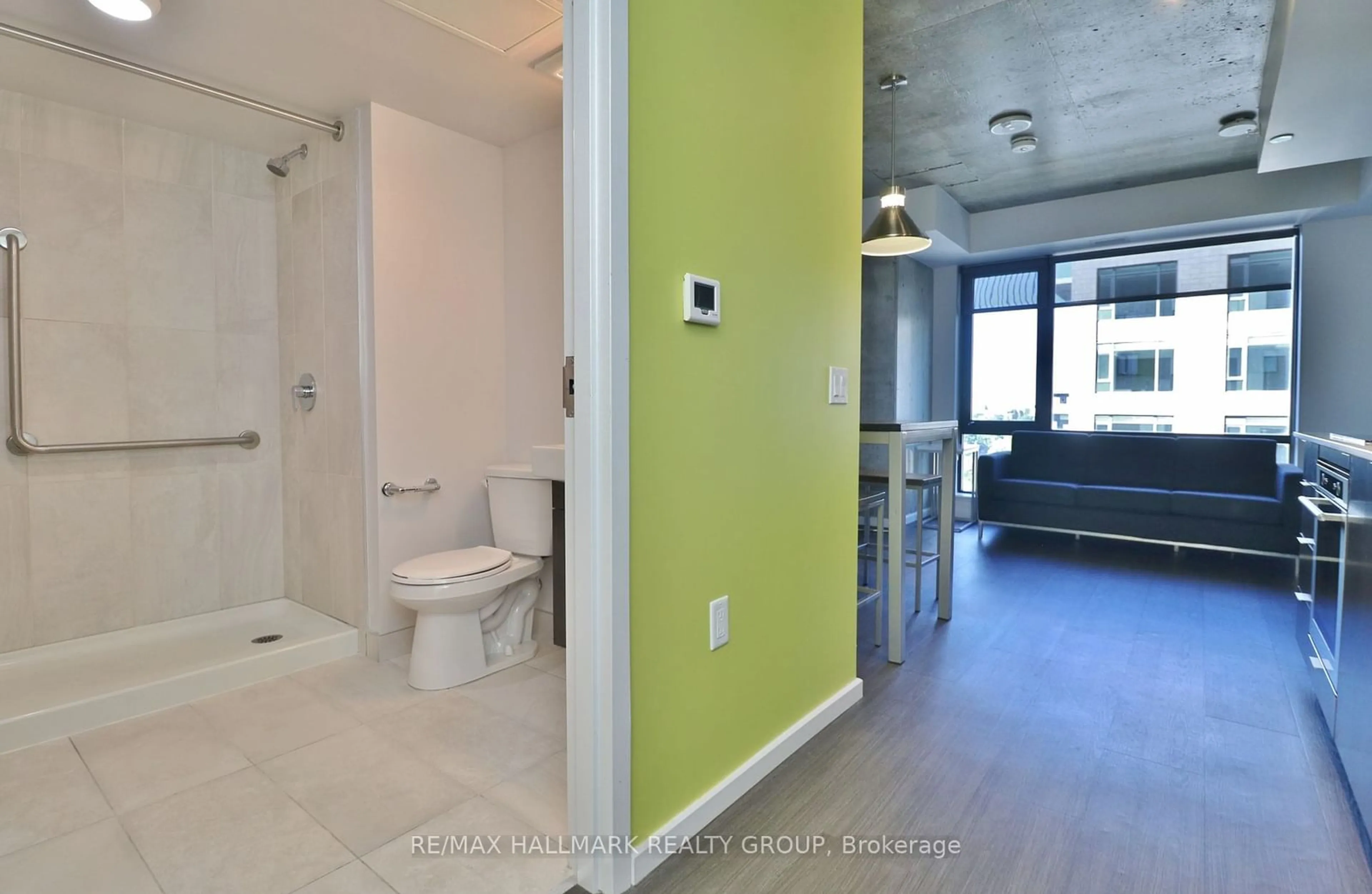 Contemporary bathroom, ceramic/tile floor for 105 Champagne Ave #617, Dows Lake - Civic Hospital and Area Ontario K1S 5E5