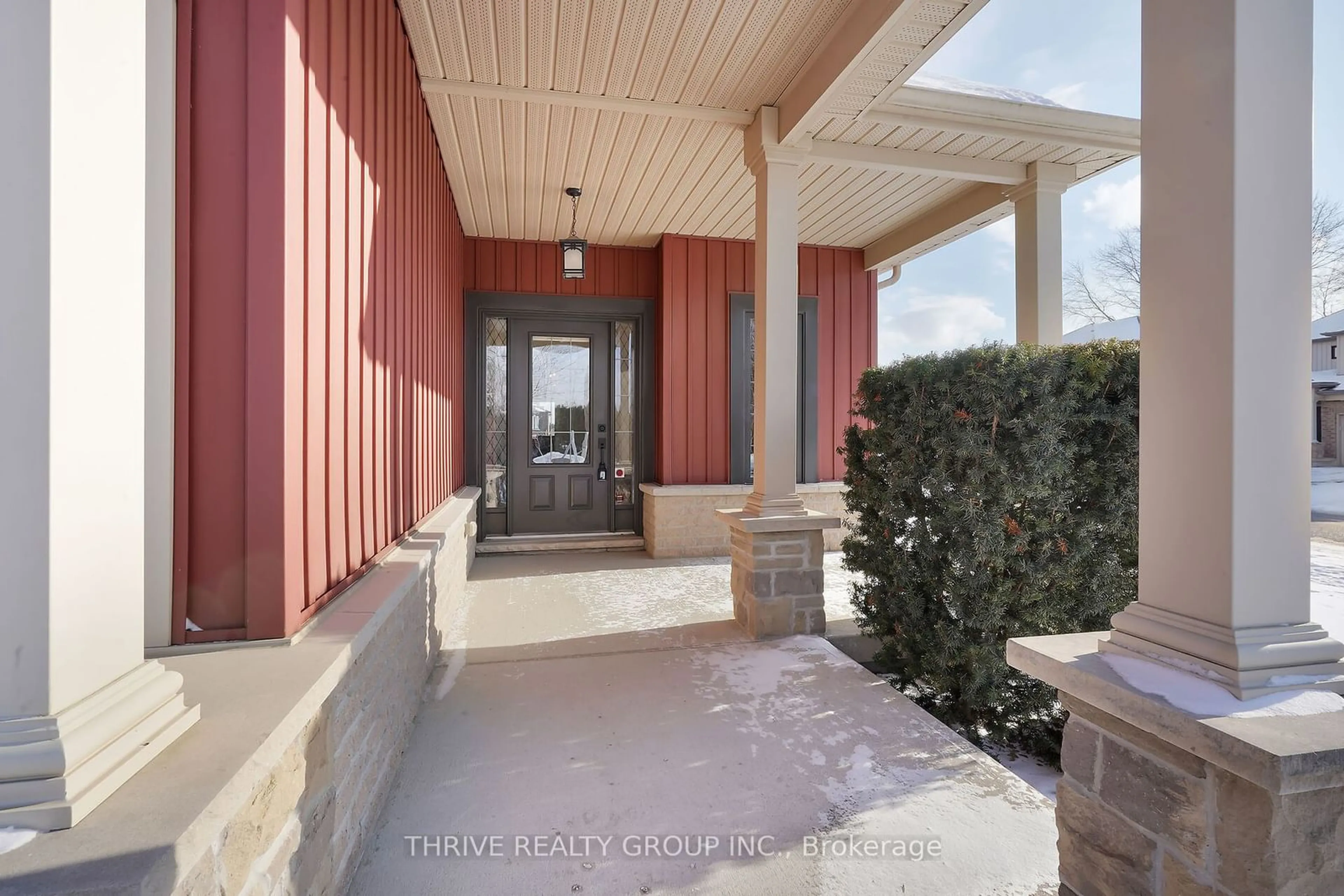 Indoor entryway for 20 Abbott St, Strathroy-Caradoc Ontario N7G 0B4